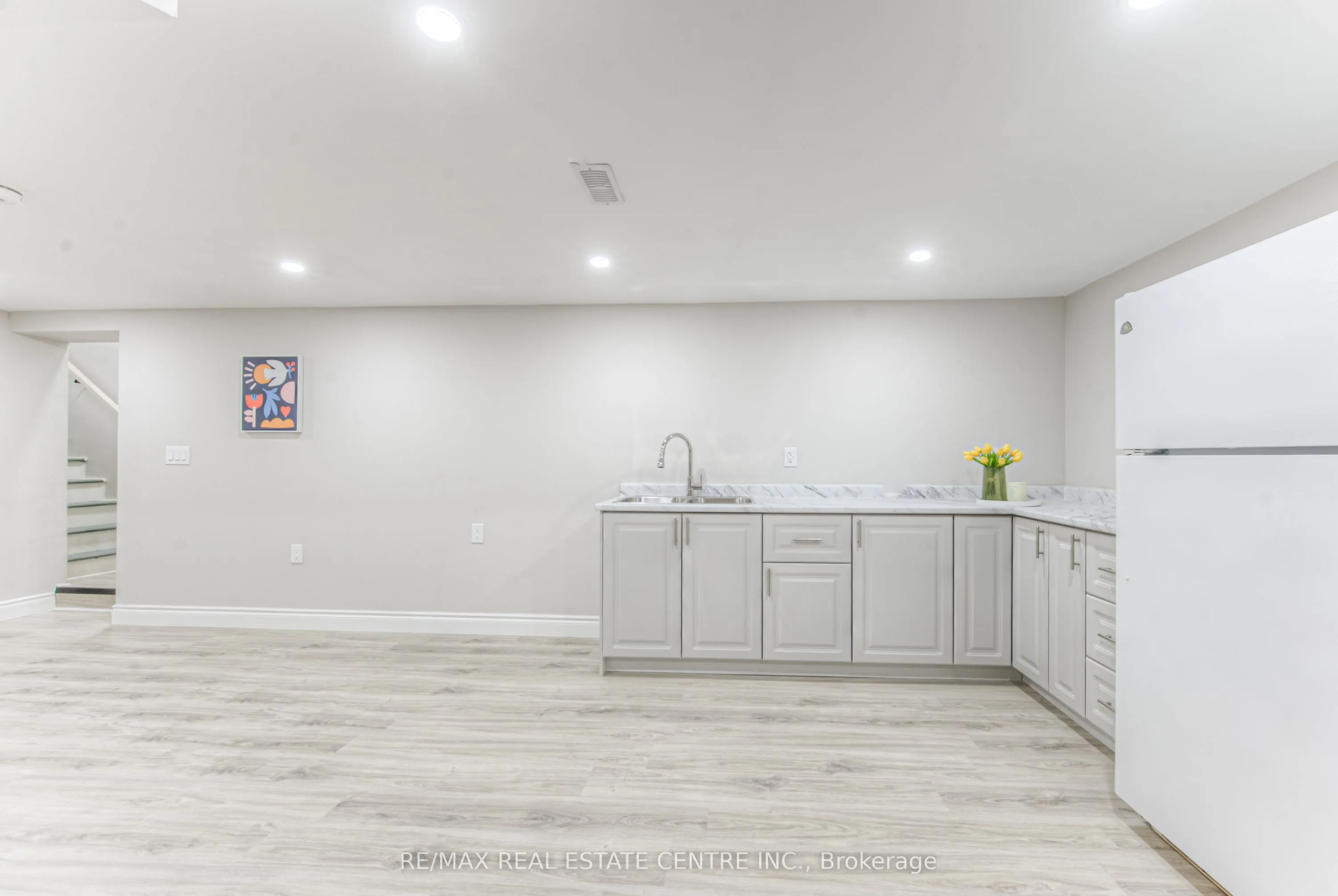 271 Bedford Road N