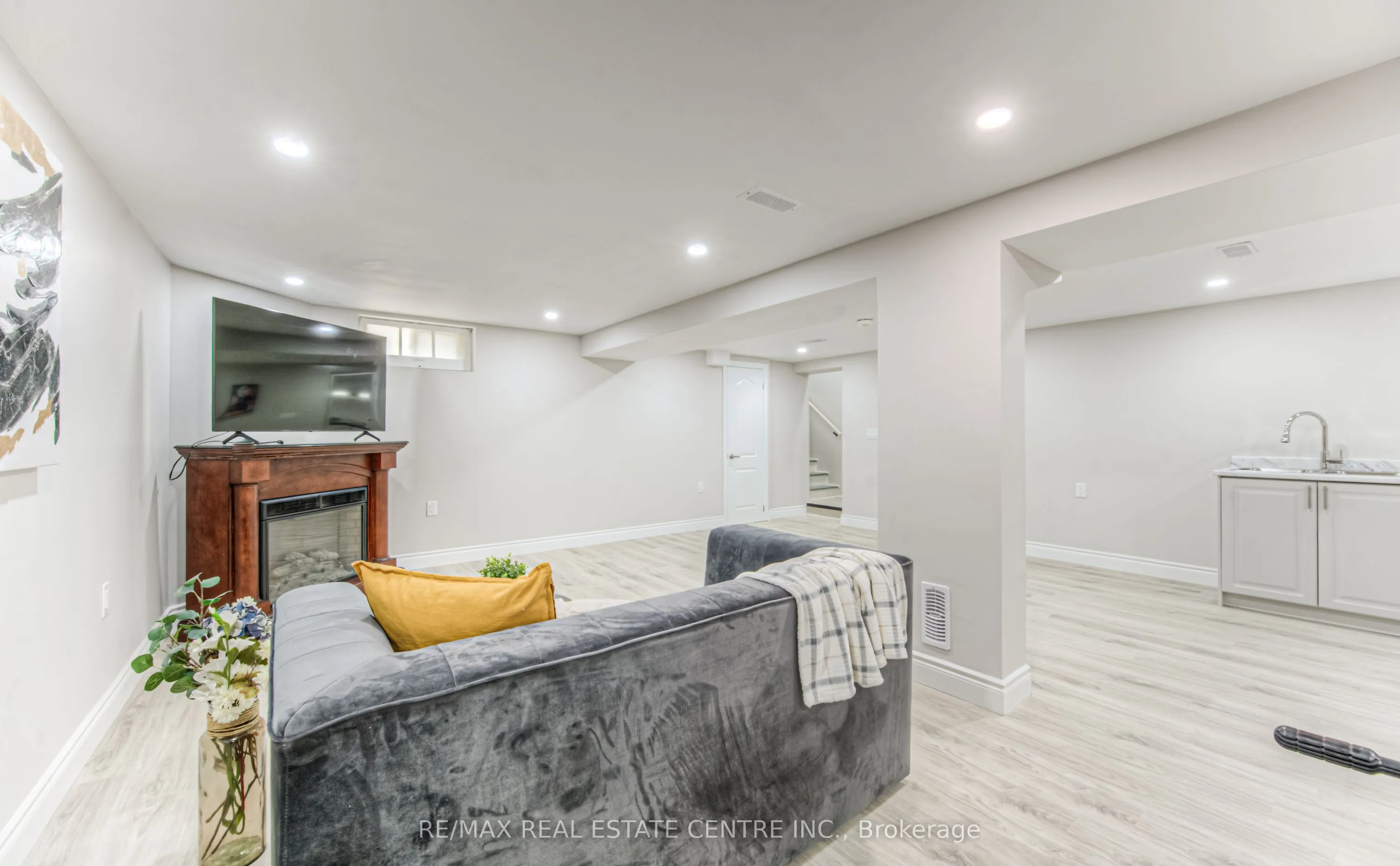 271 Bedford Road N