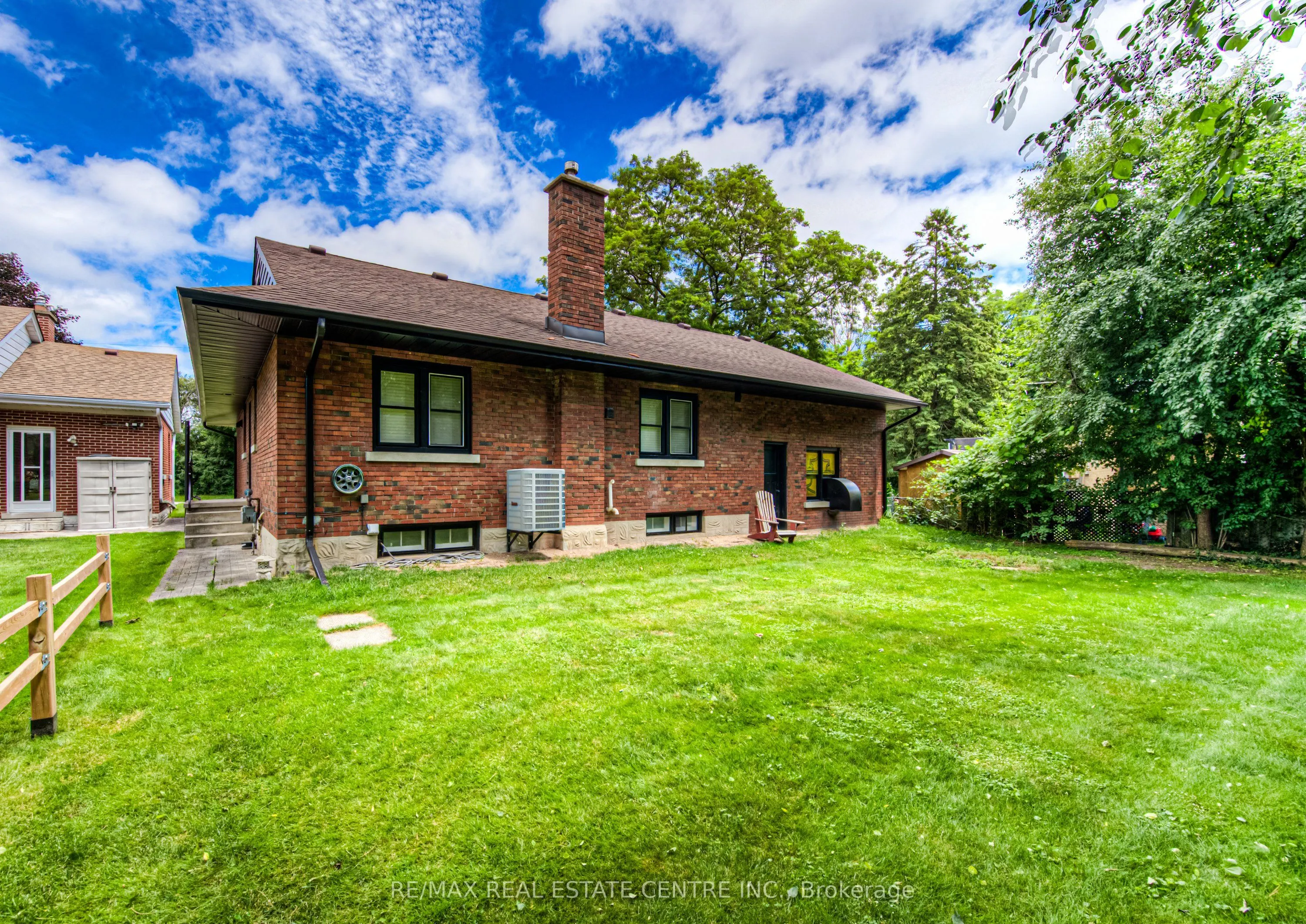 271 Bedford Road N