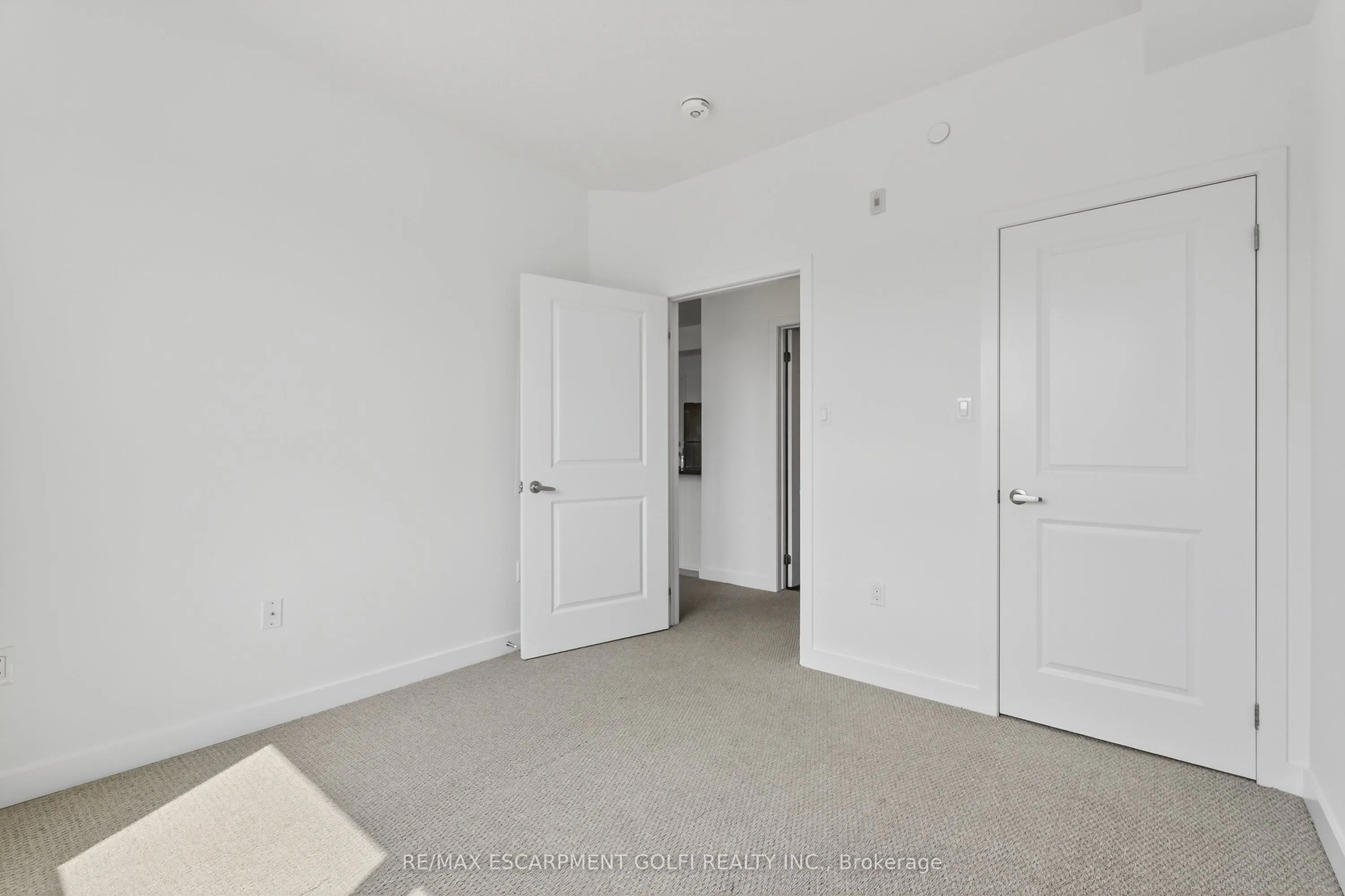 101 Shoreview Place, #530