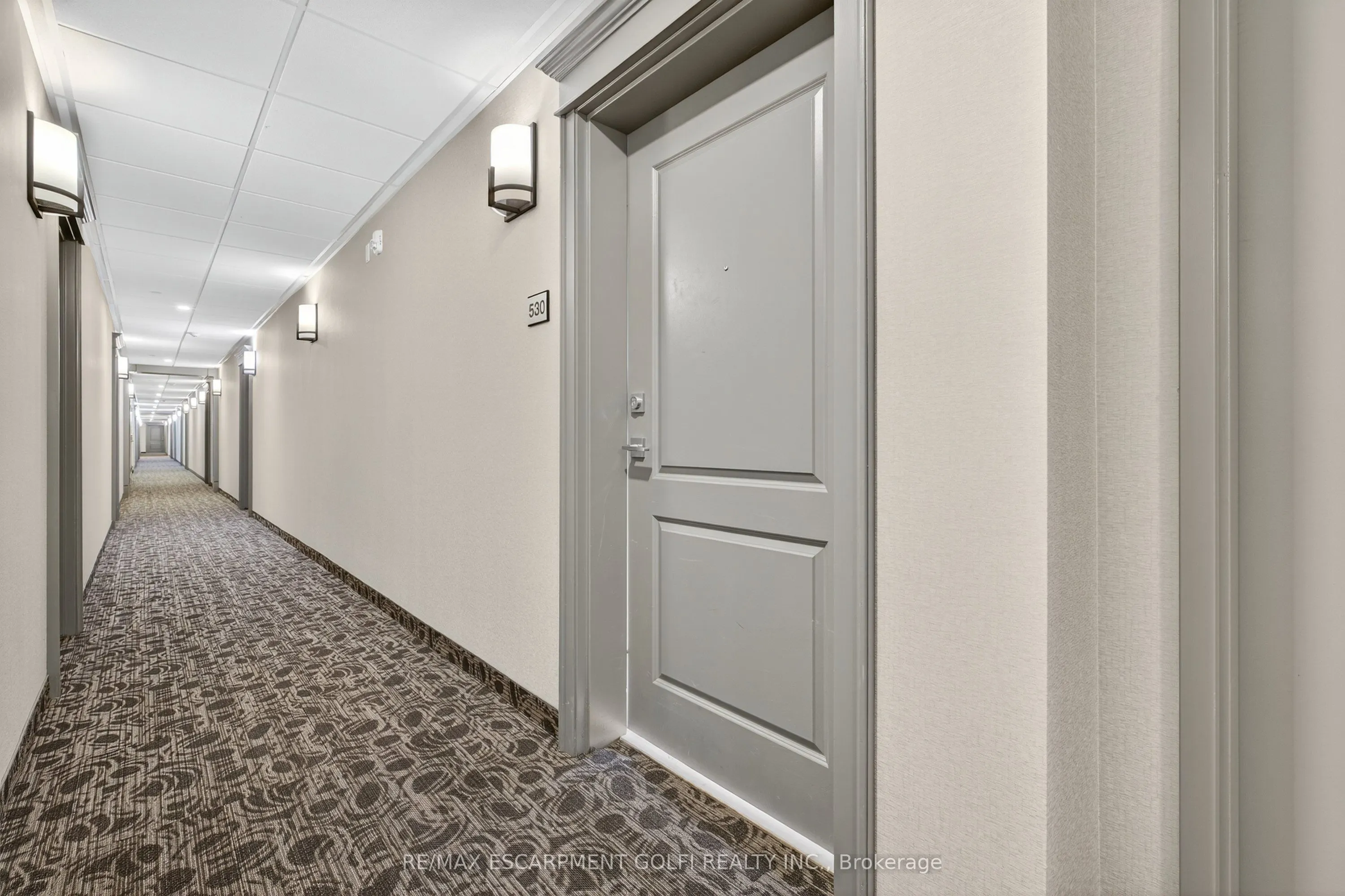 101 Shoreview Place, #530