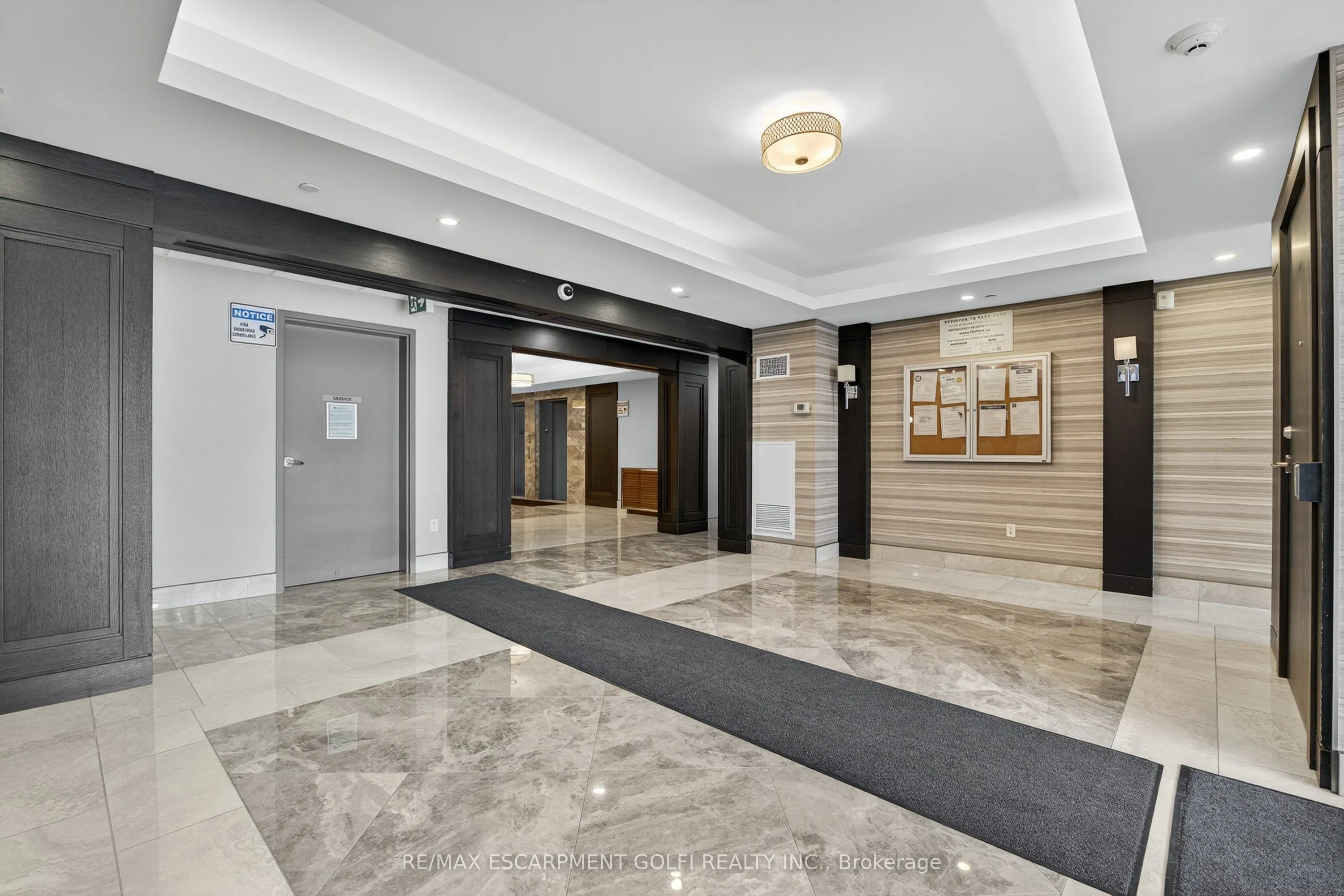101 Shoreview Place, #530
