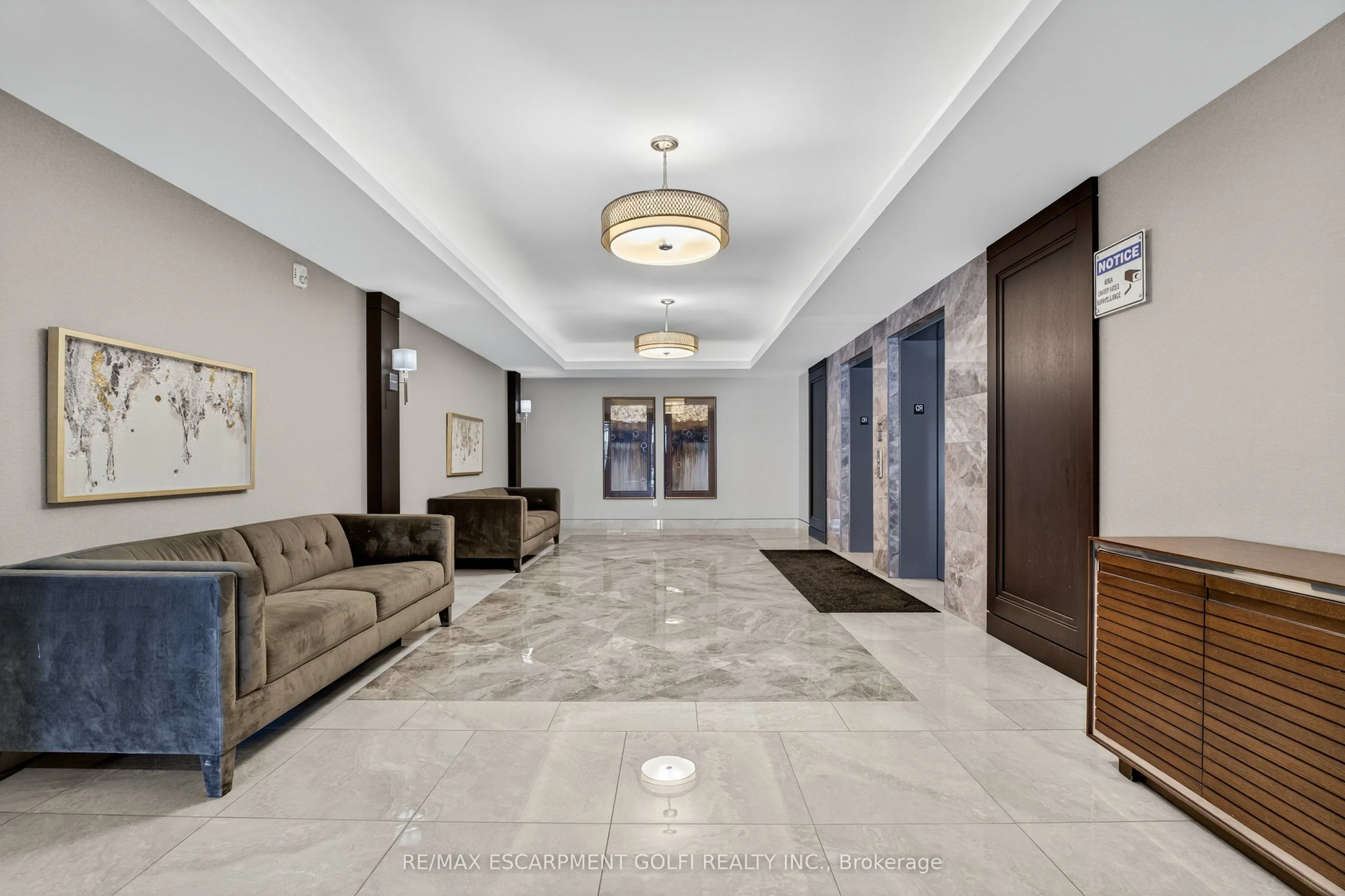 101 Shoreview Place, #530