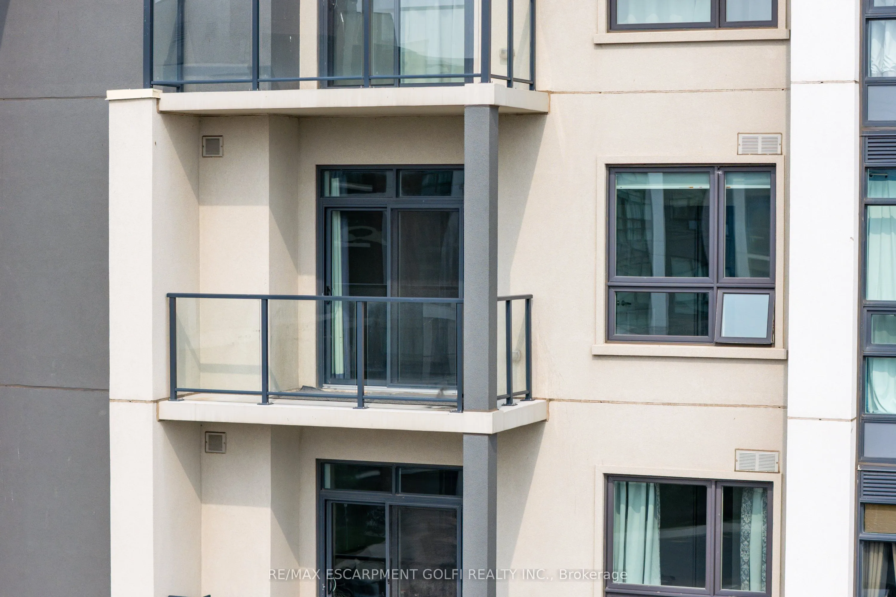 101 Shoreview Place, #530