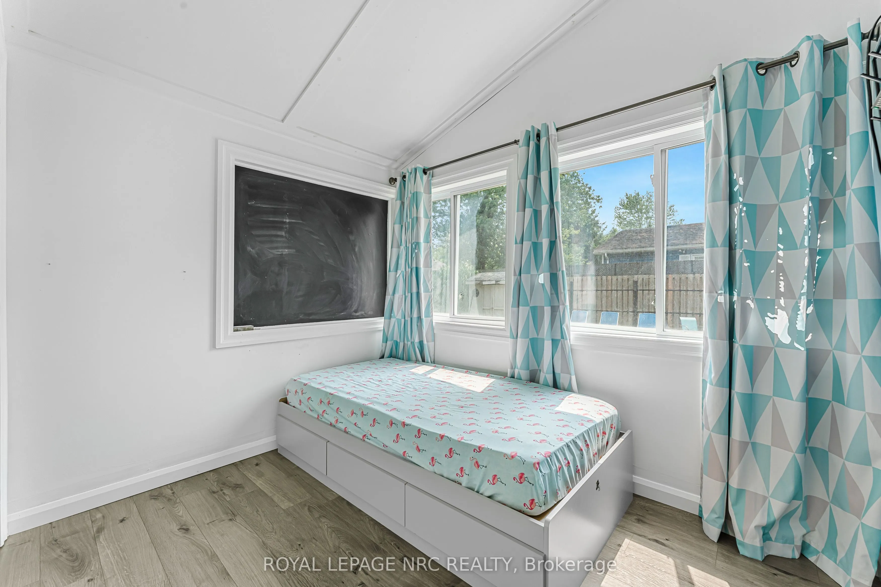 370-372 Lakewood Avenue