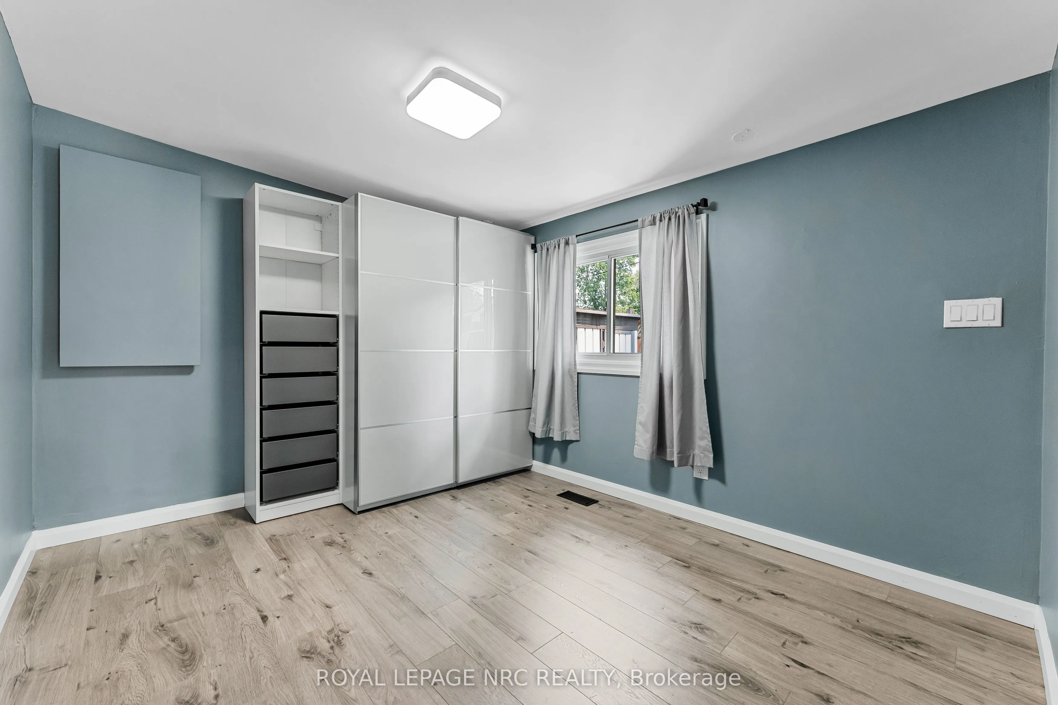370-372 Lakewood Avenue