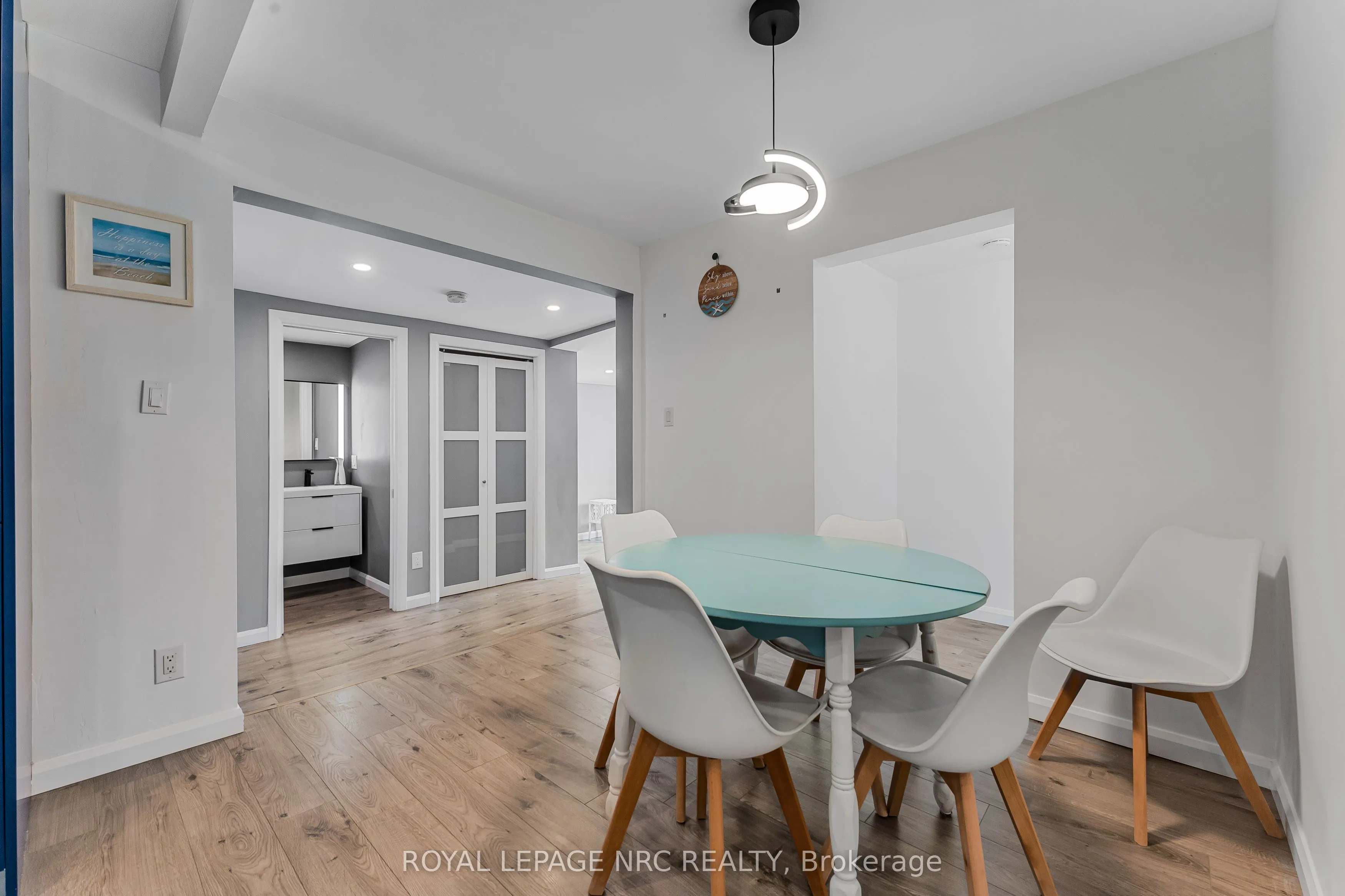 370-372 Lakewood Avenue