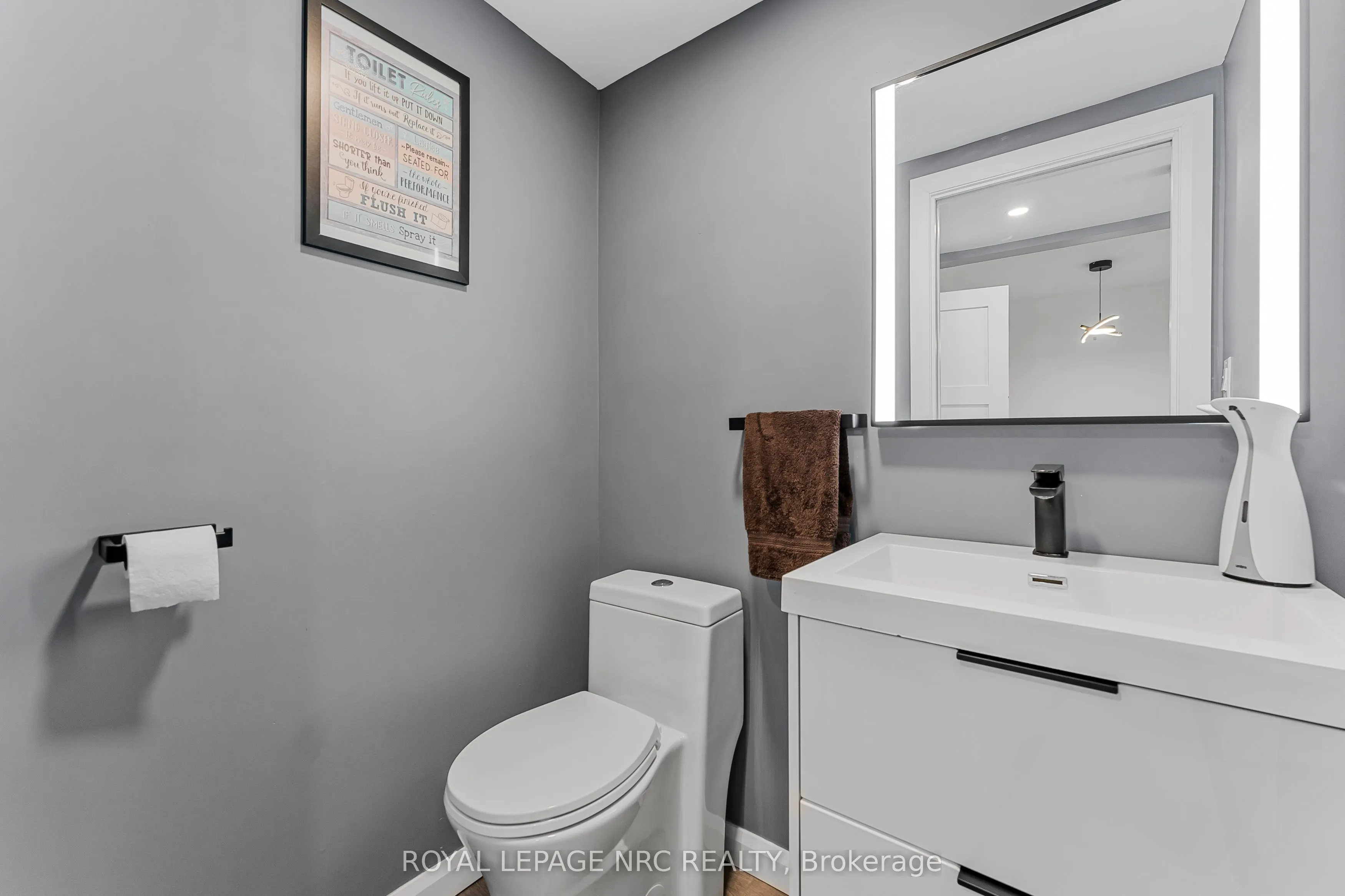370-372 Lakewood Avenue