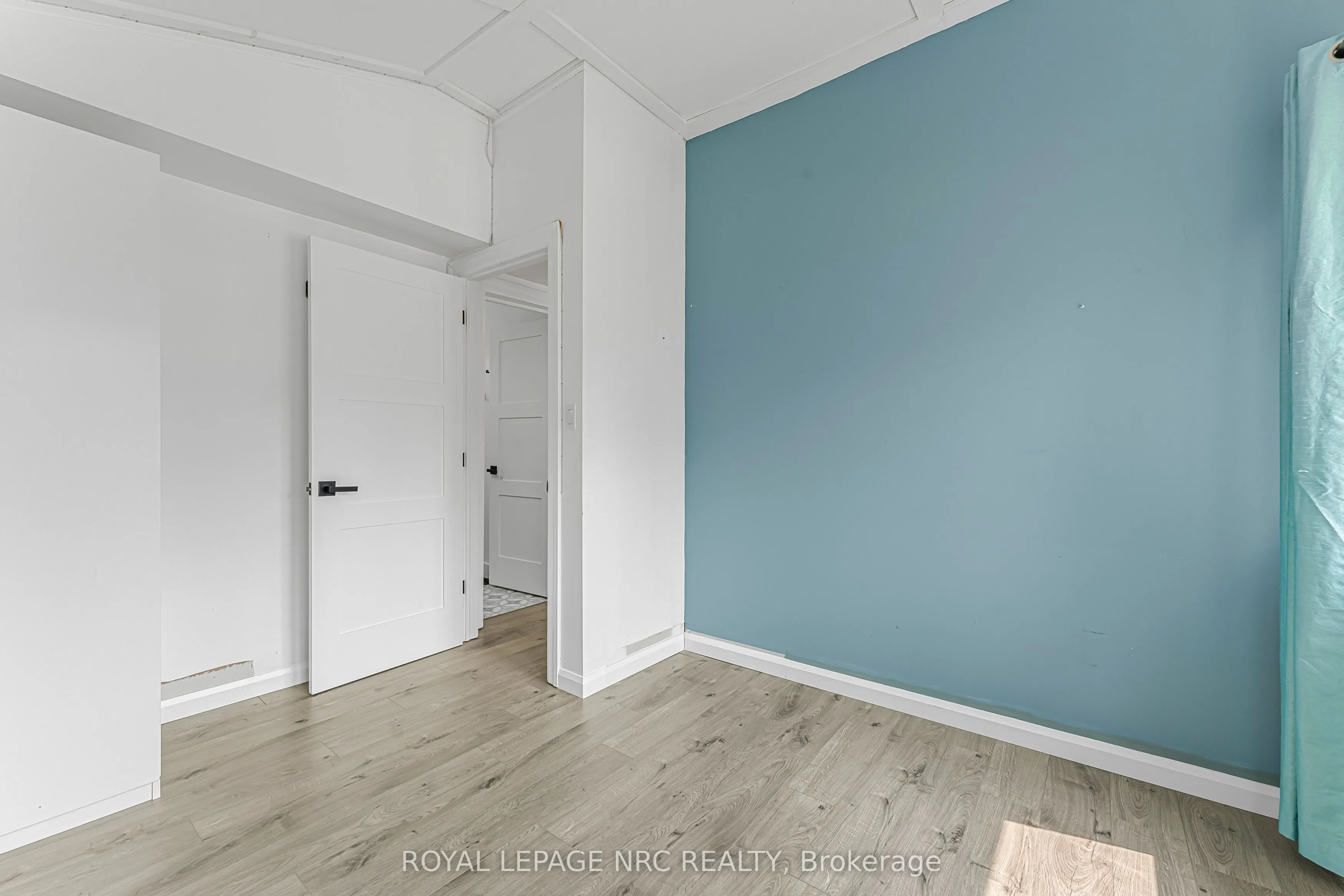 370-372 Lakewood Avenue