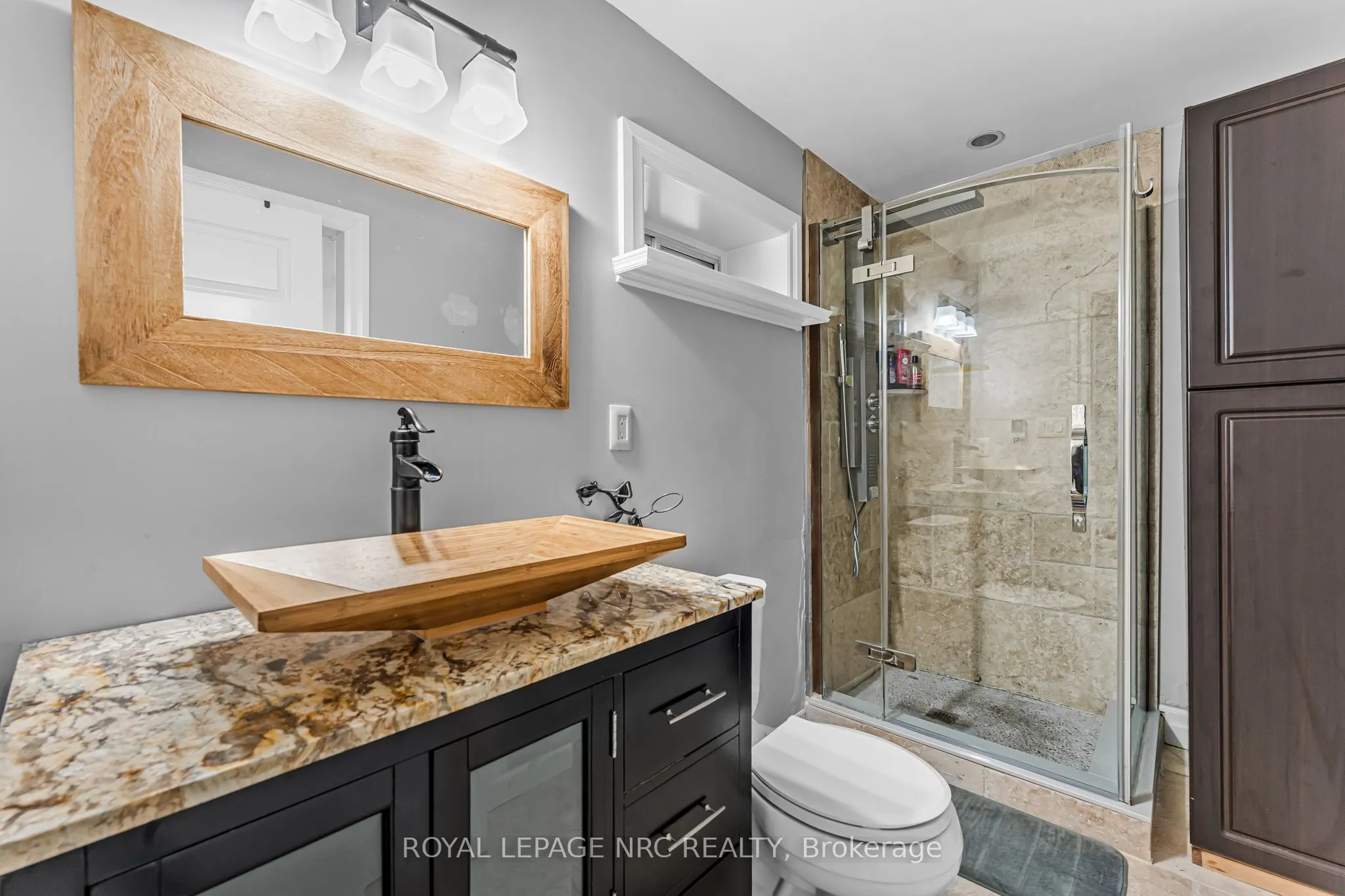 370-372 Lakewood Avenue
