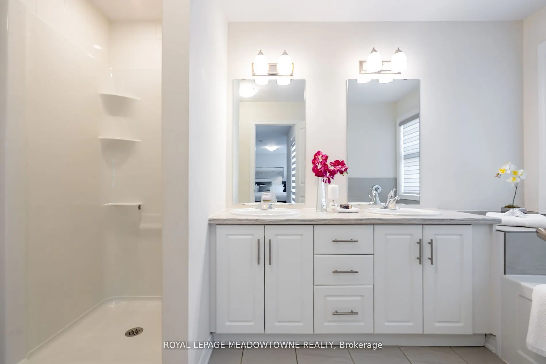 16 Bethune Avenue