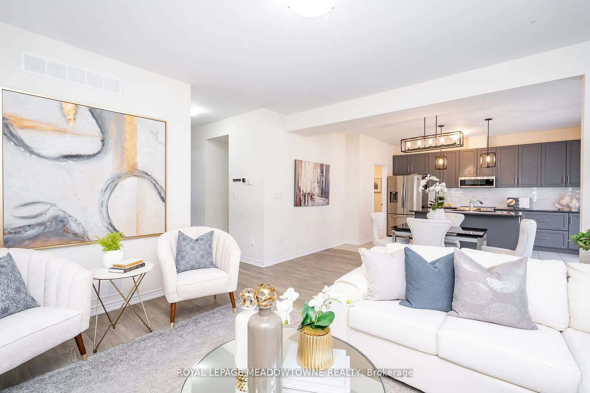 16 Bethune Avenue