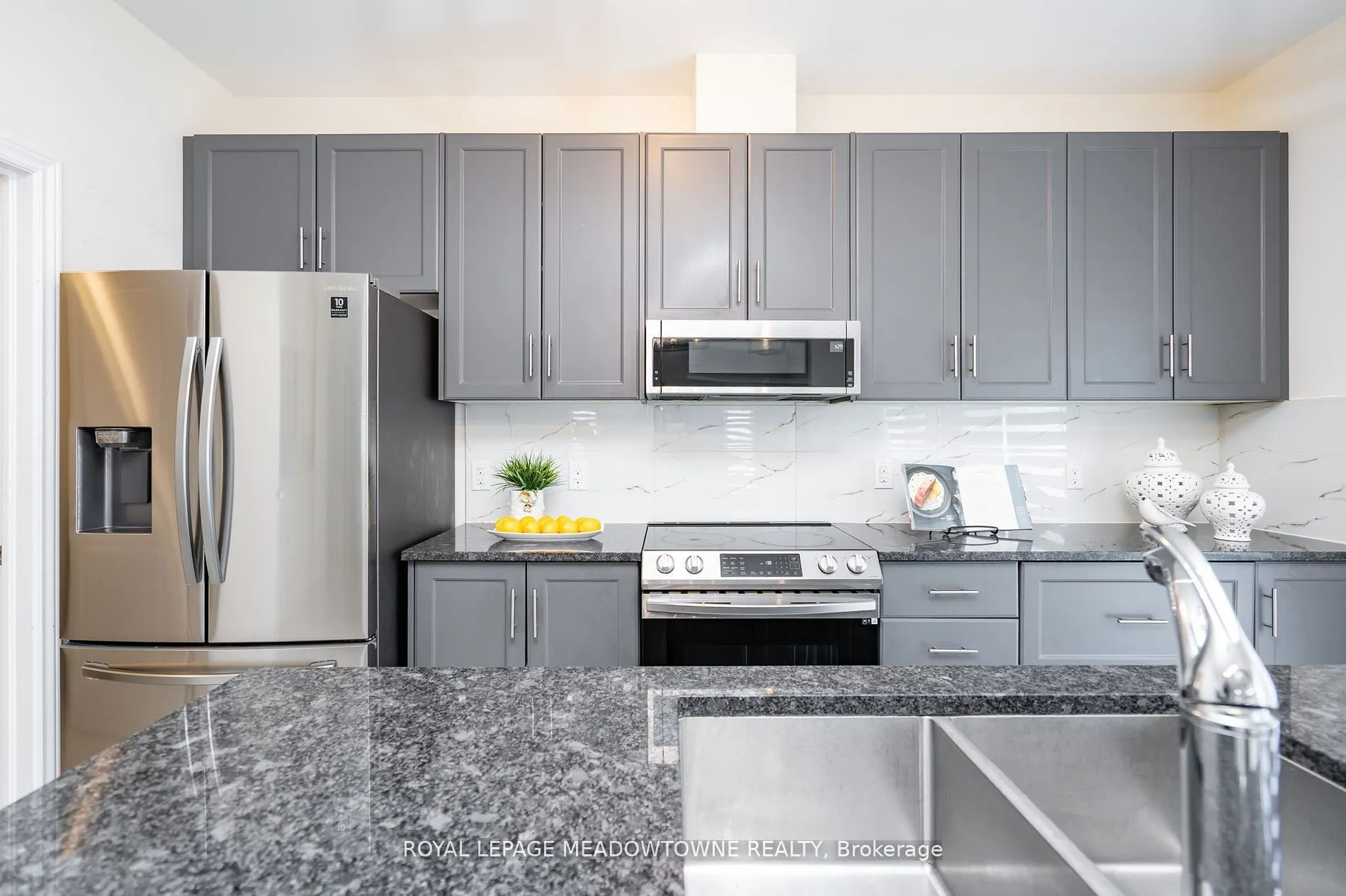 16 Bethune Avenue