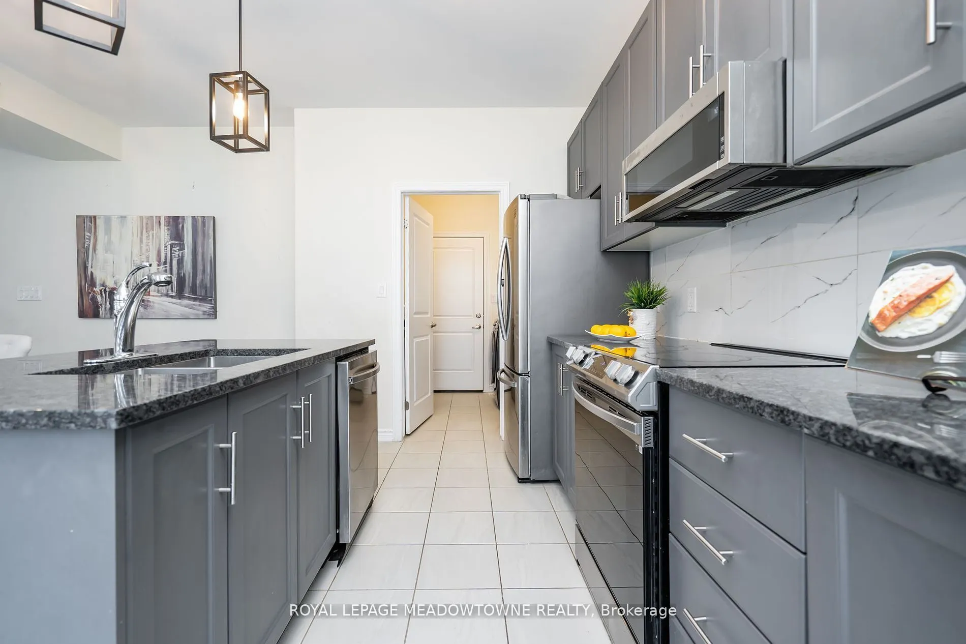 16 Bethune Avenue
