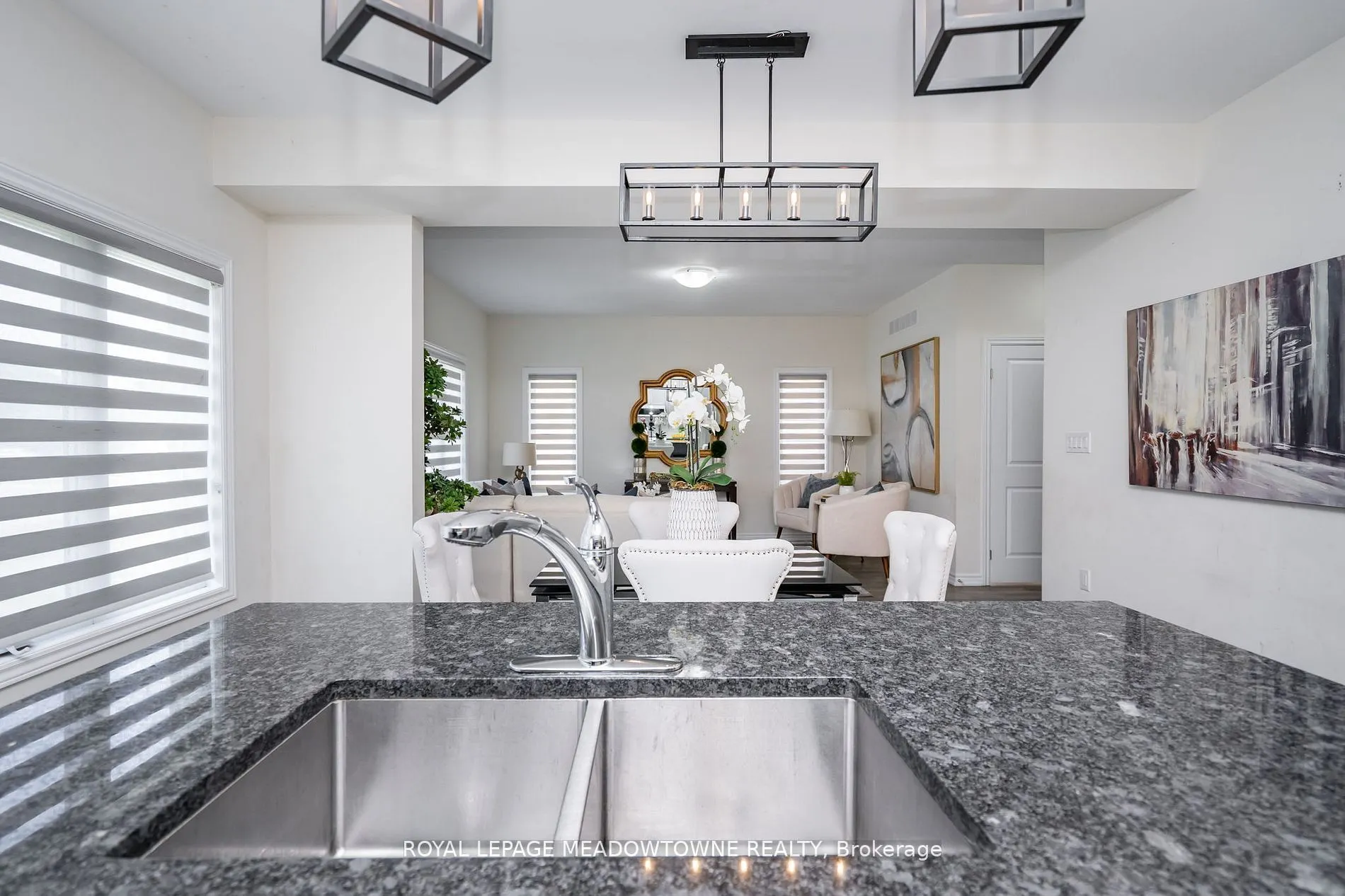 16 Bethune Avenue