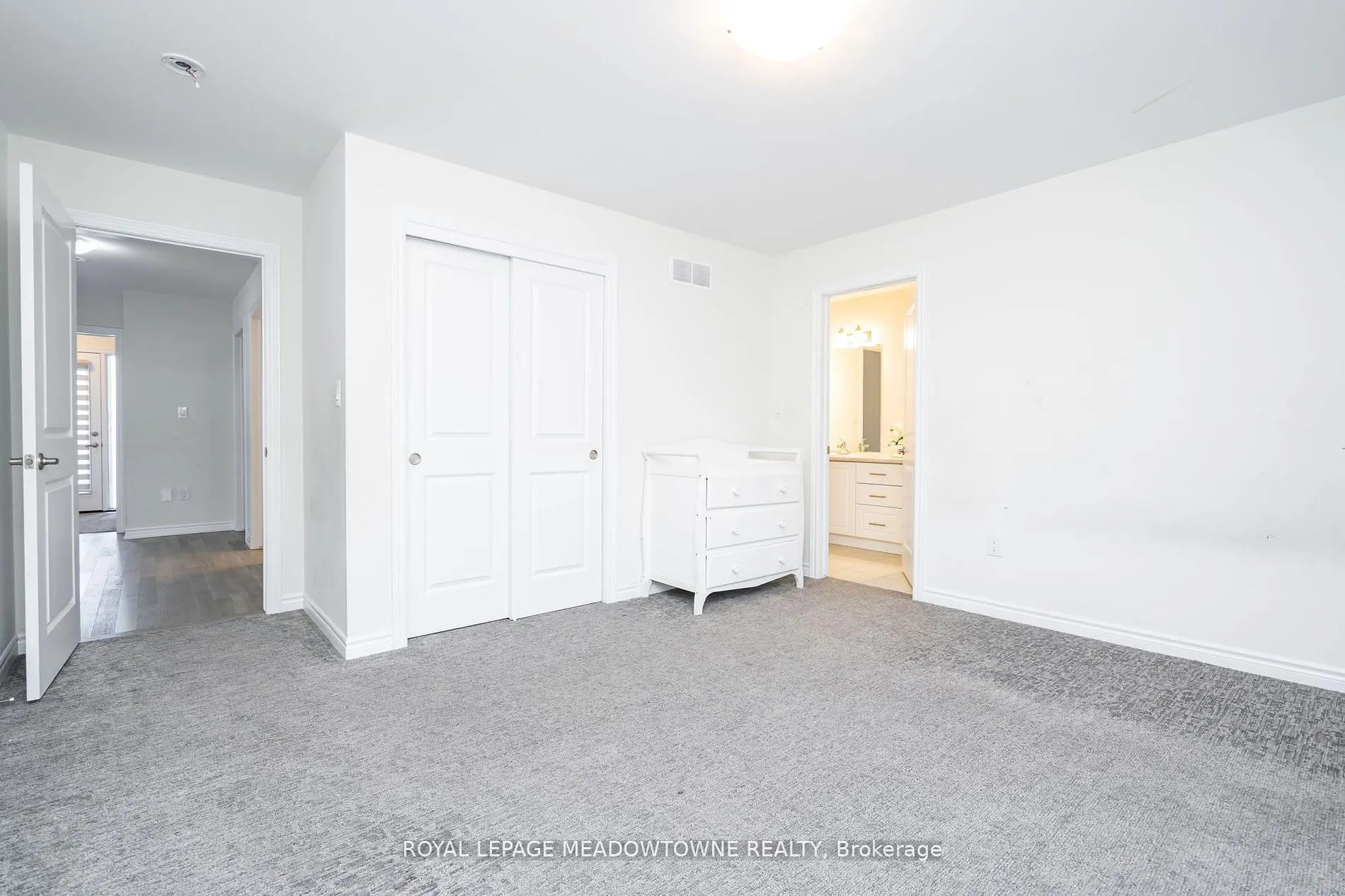 16 Bethune Avenue