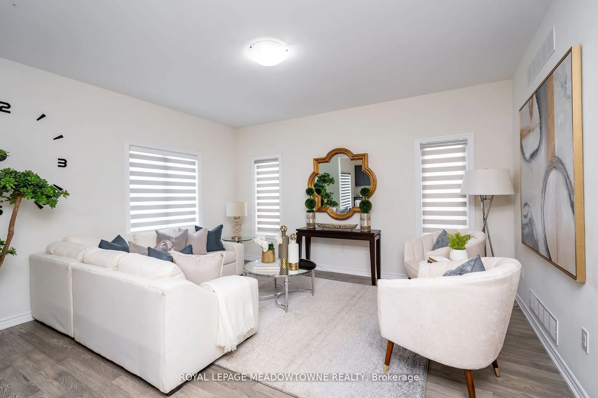 16 Bethune Avenue