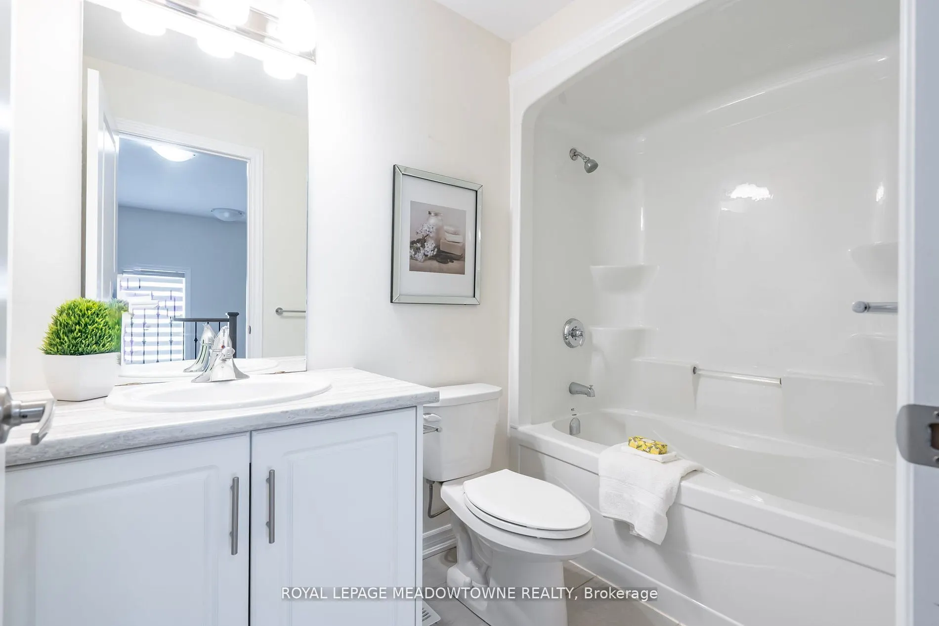 16 Bethune Avenue