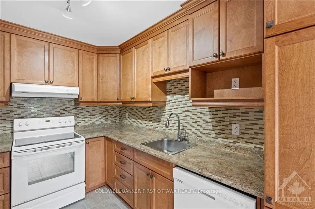 7 ROBARTS Crescent