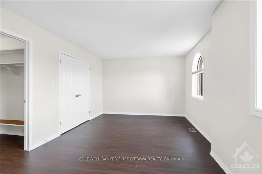 7 ROBARTS Crescent