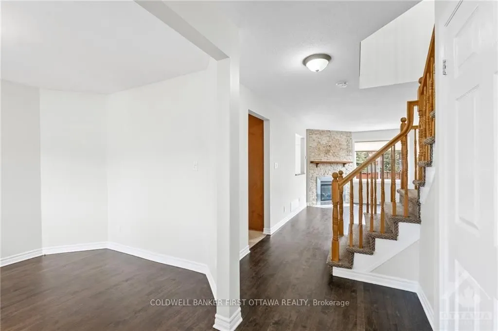 7 ROBARTS Crescent