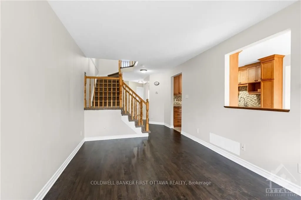 7 ROBARTS Crescent
