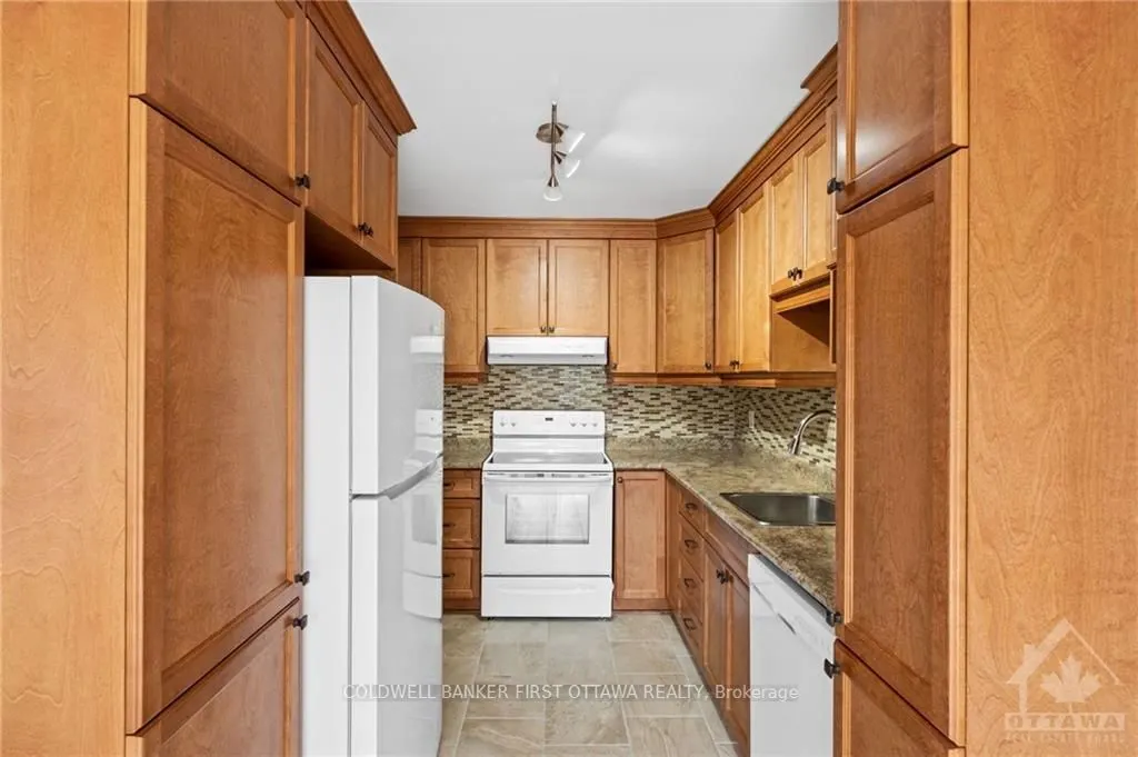 7 ROBARTS Crescent