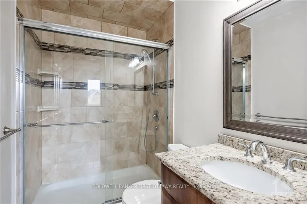 7 ROBARTS Crescent