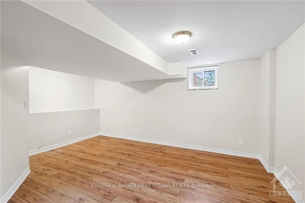 7 ROBARTS Crescent