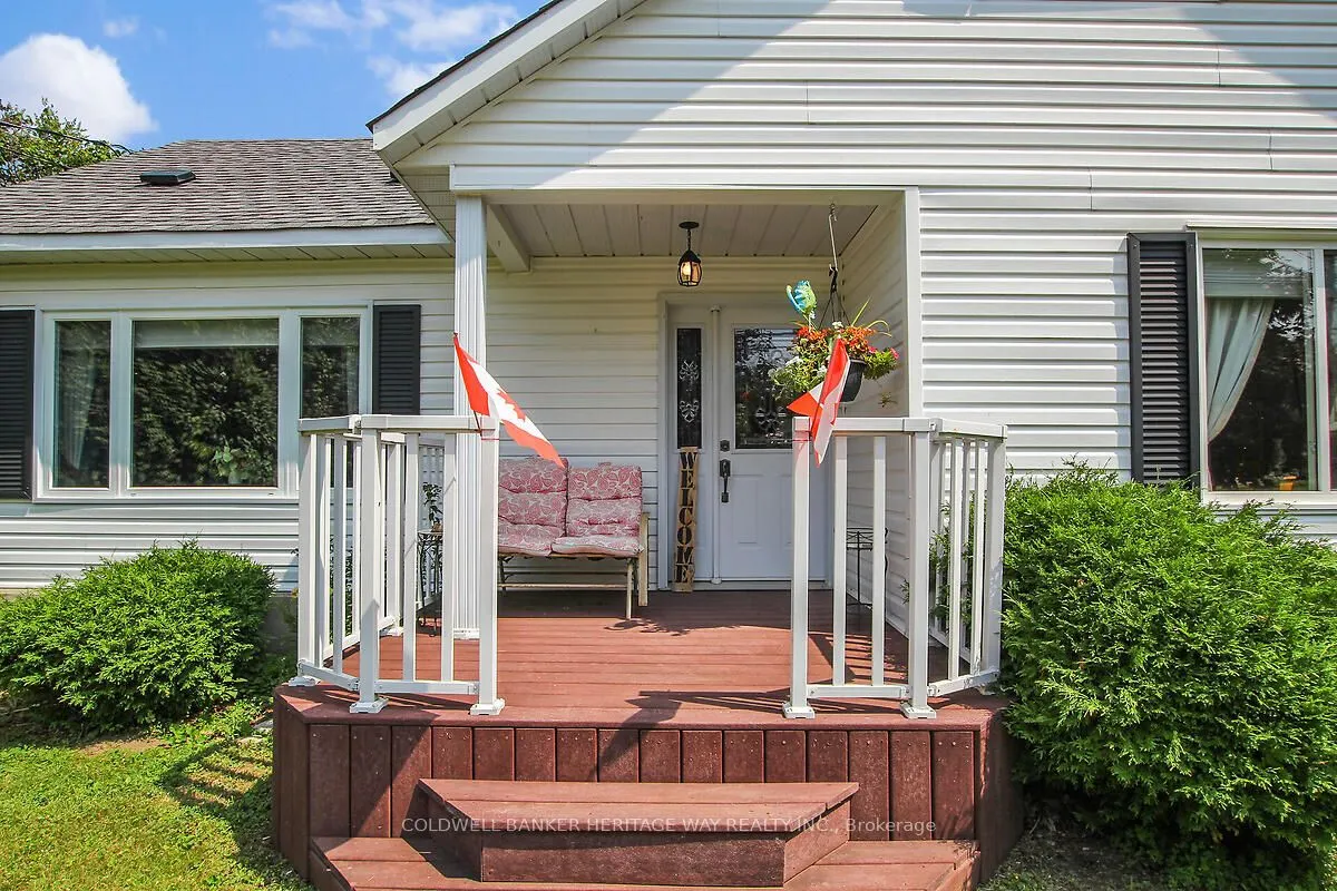 738 River Road N