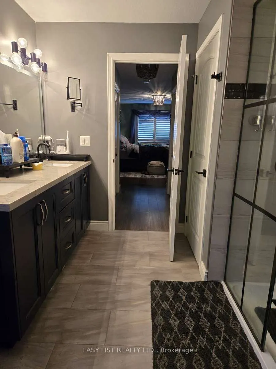 40 Cortland Way
