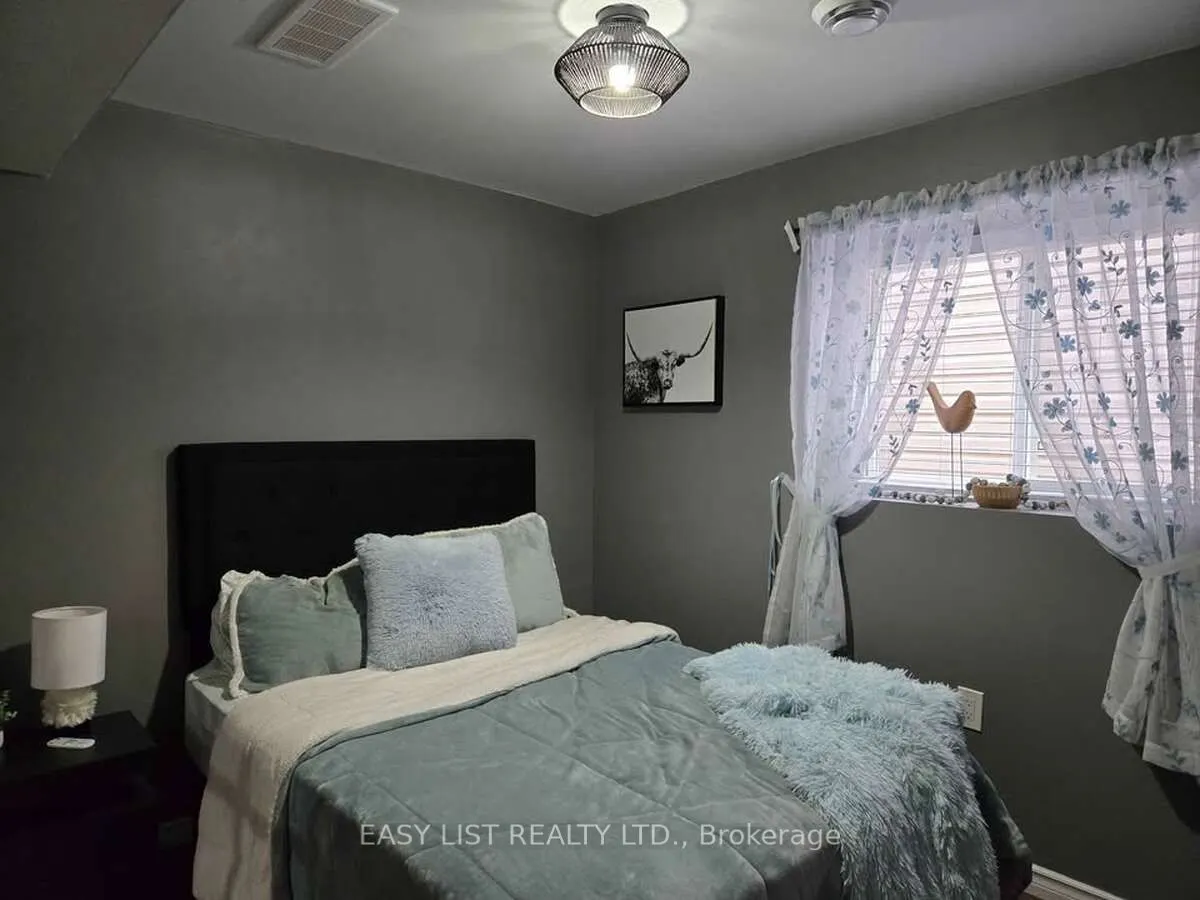 40 Cortland Way