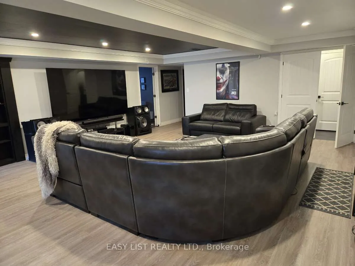 40 Cortland Way