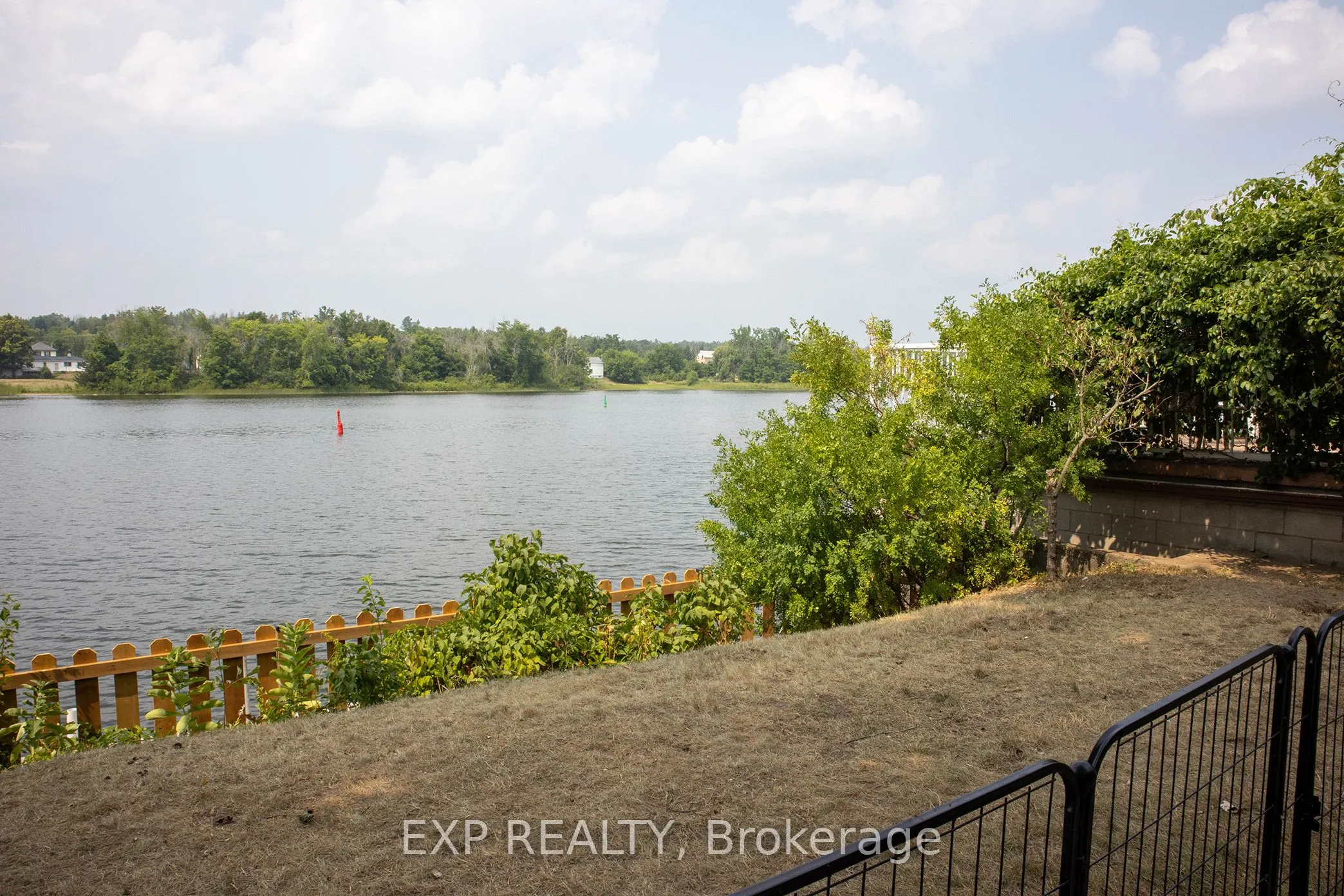 290 Front Street N
