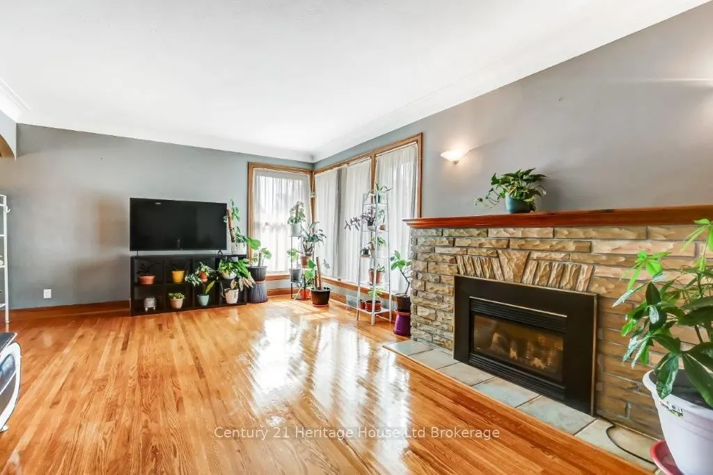 12 Parkview Road