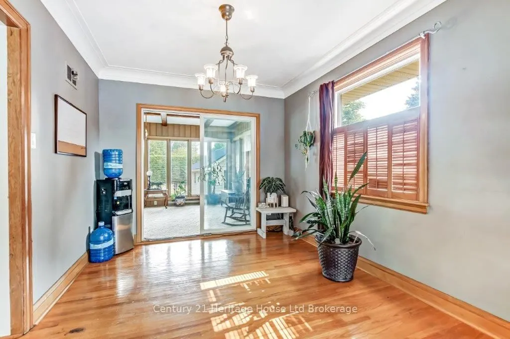 12 Parkview Road