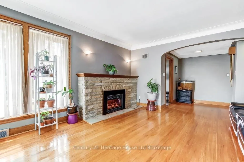 12 Parkview Road