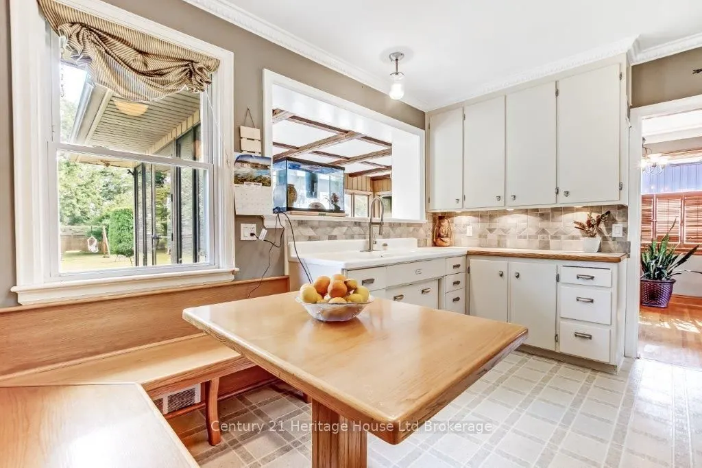 12 Parkview Road