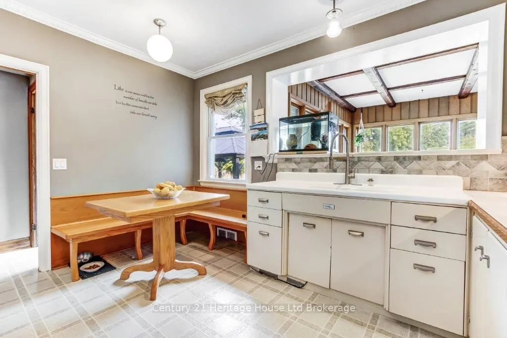 12 Parkview Road