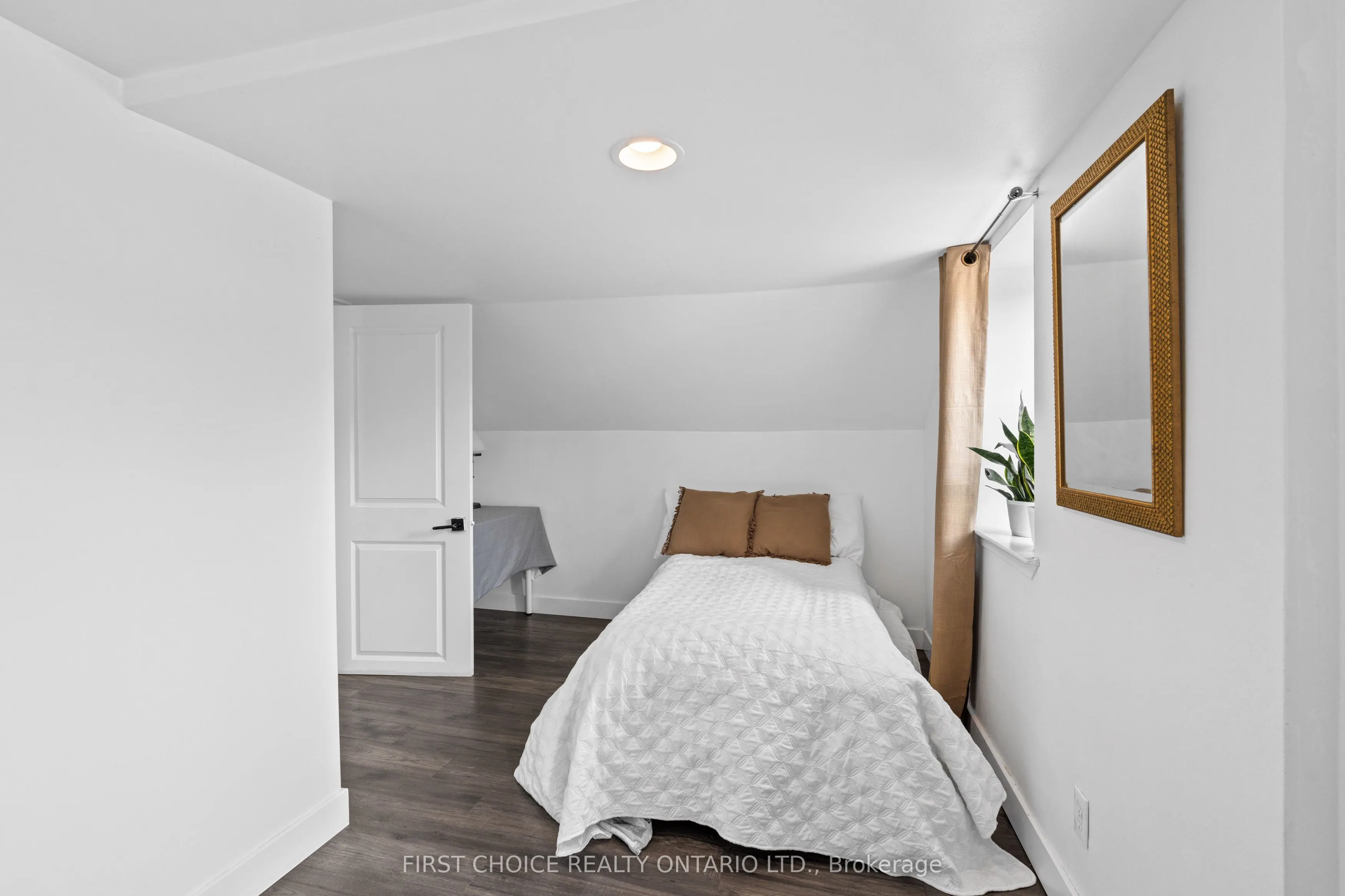 10 Campbell Reid Court