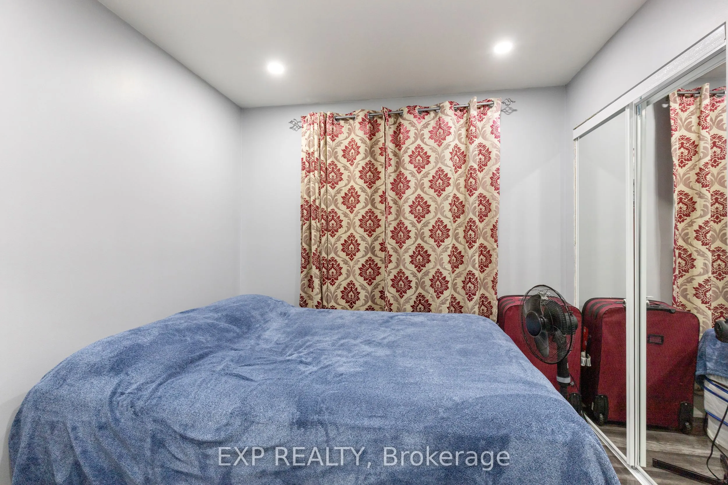 96 Gainsborough Road