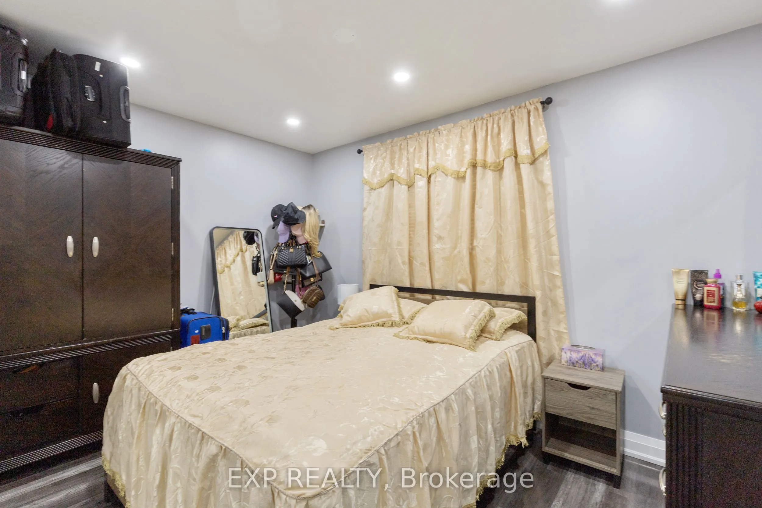 96 Gainsborough Road
