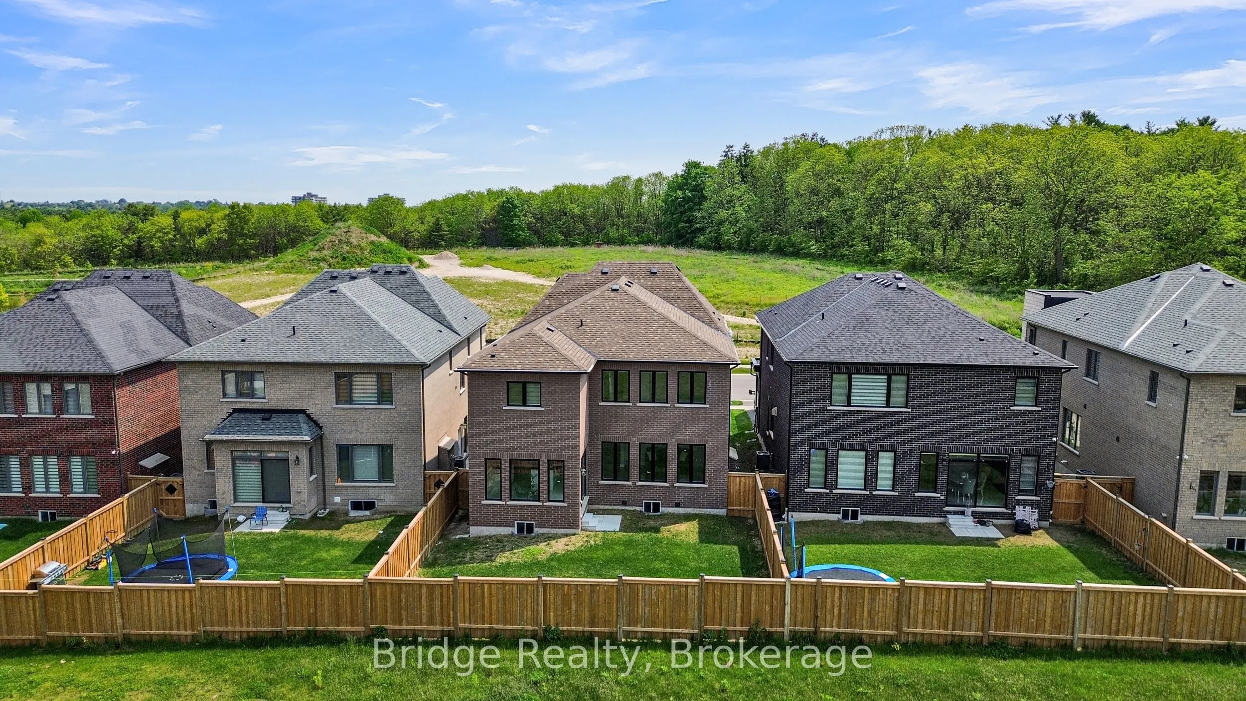 1343 Upper Thames Drive