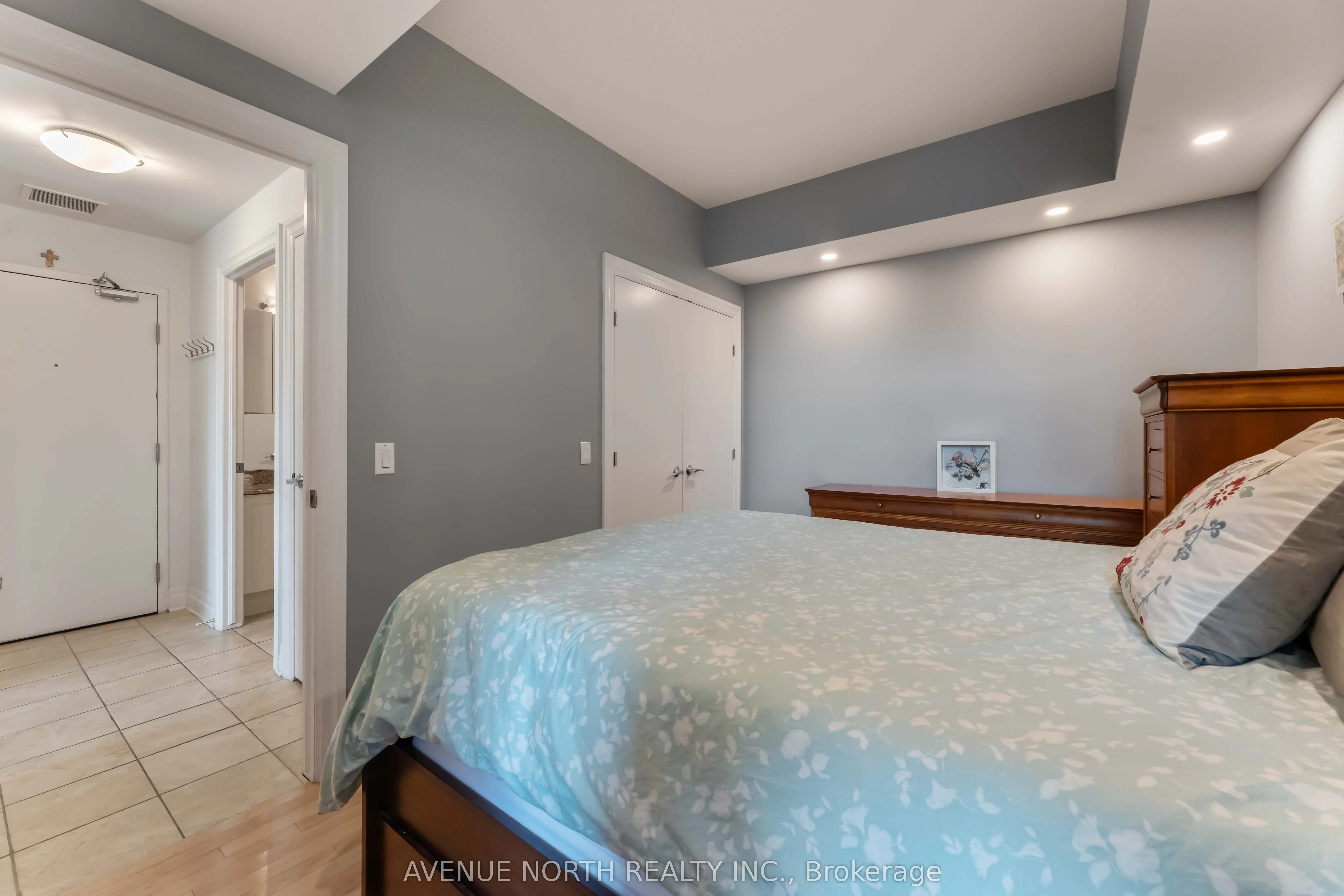 245 Kent Street, #1505