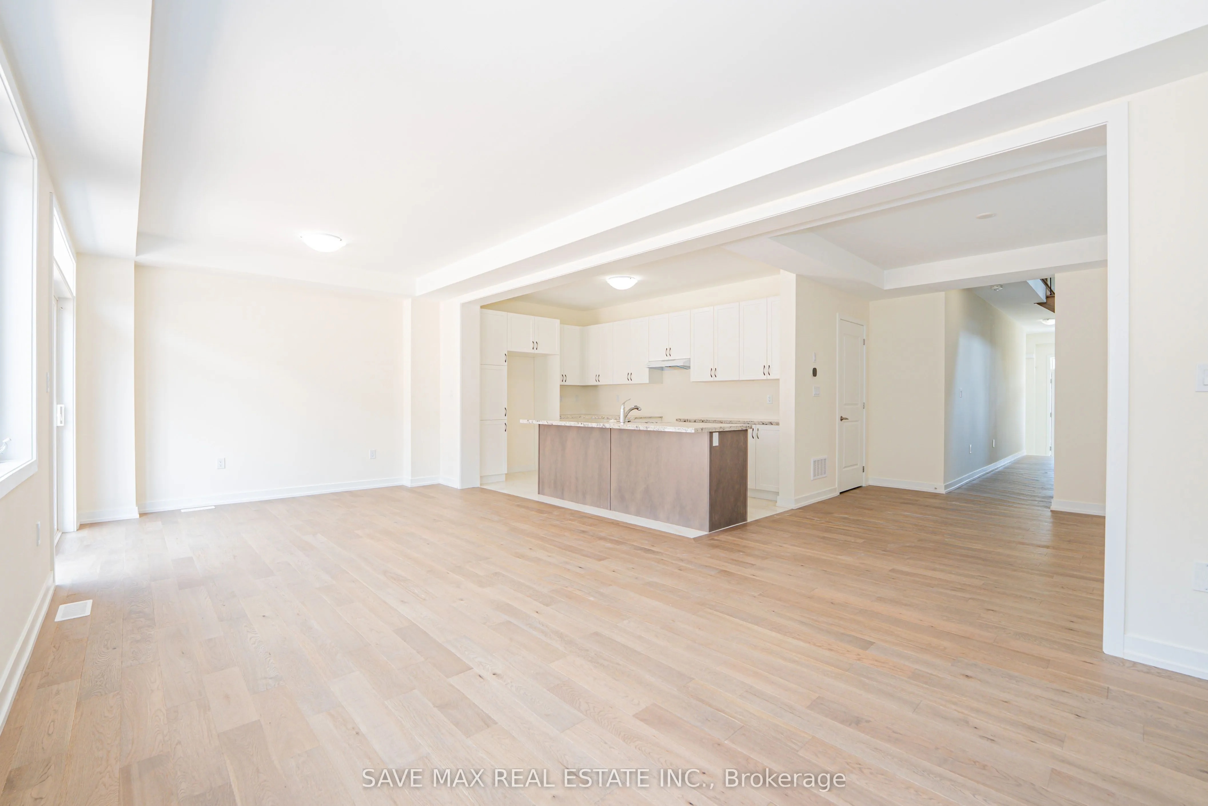 25 Stanley Leitch Drive N