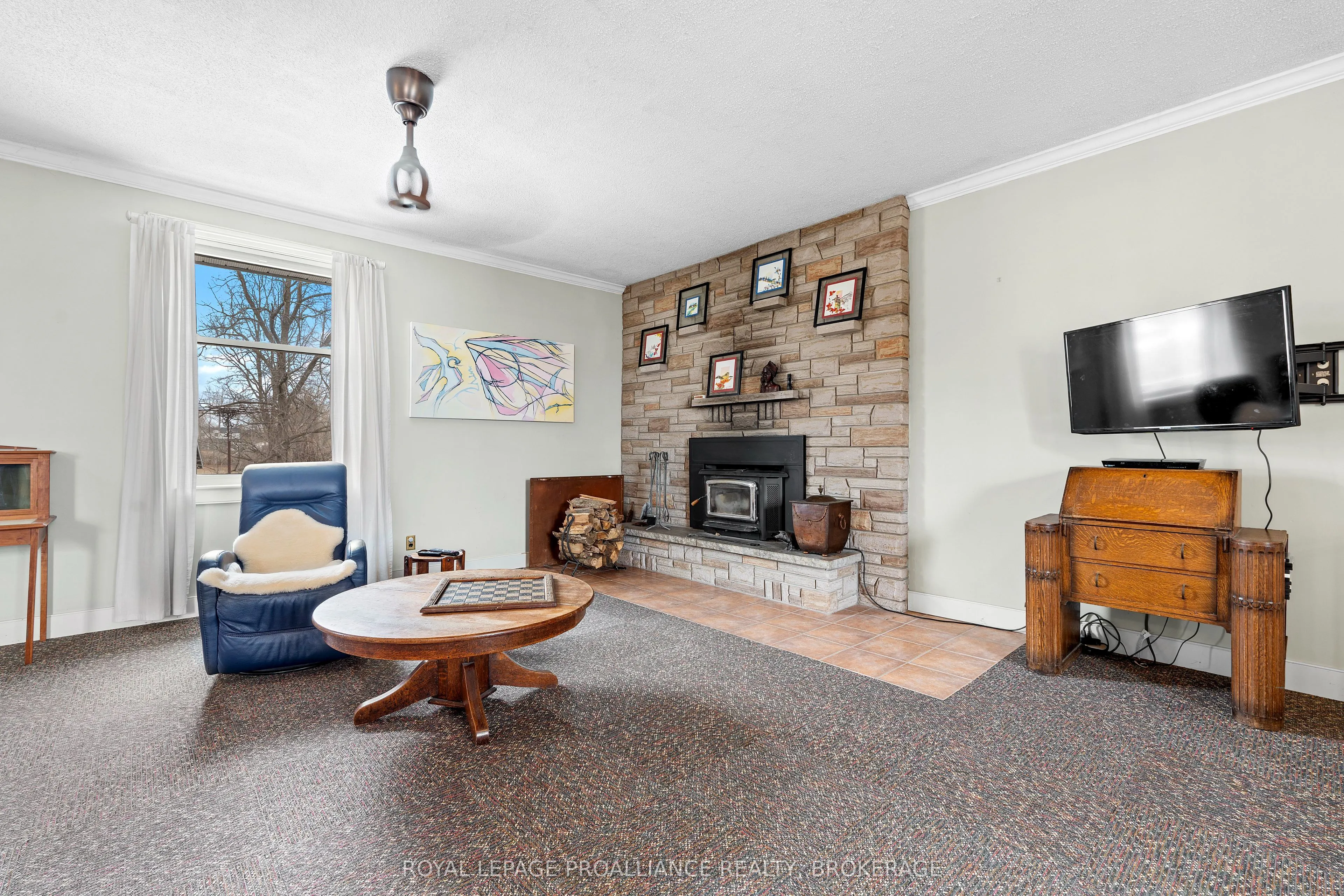 3958 Harrowsmith Road