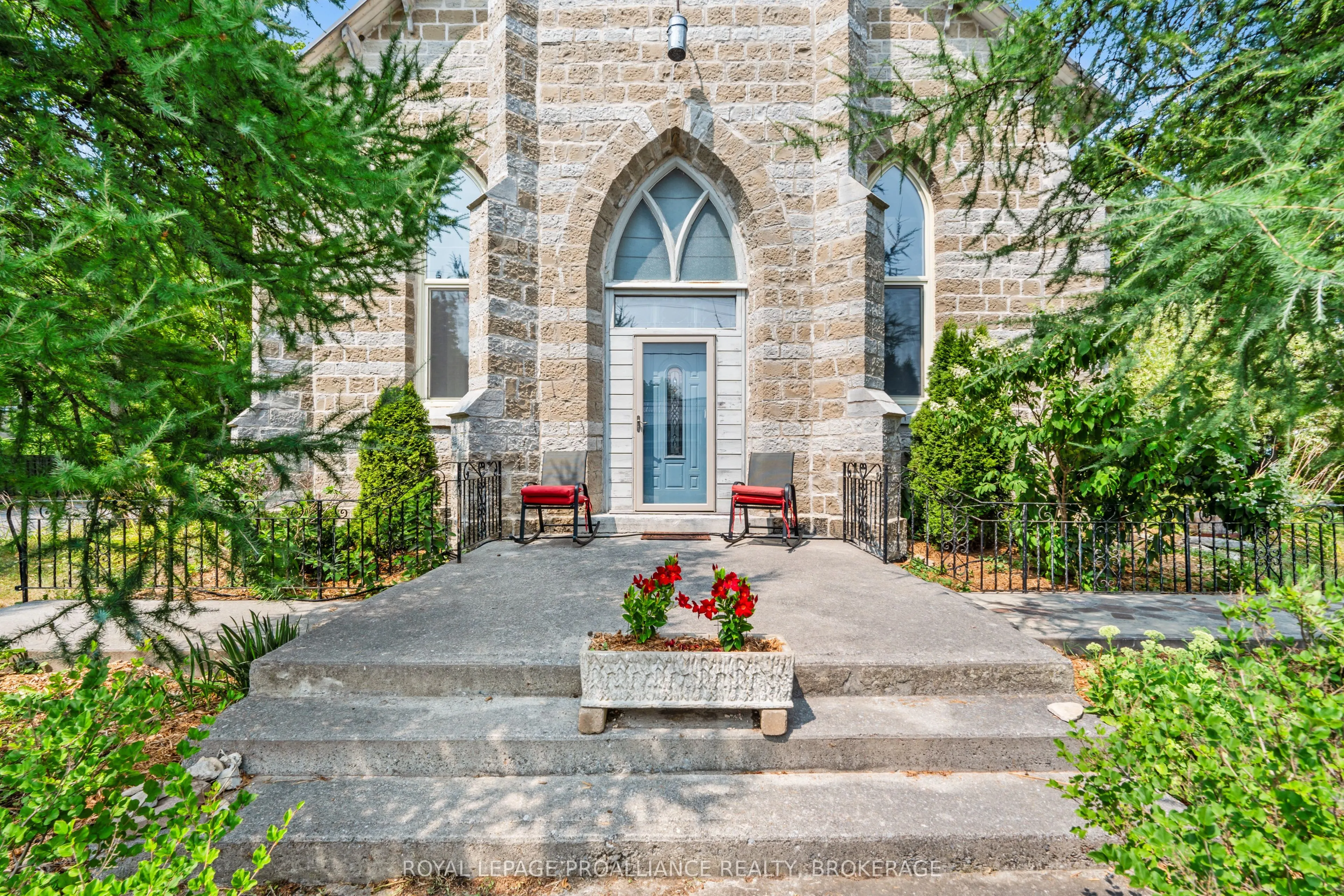 3958 Harrowsmith Road