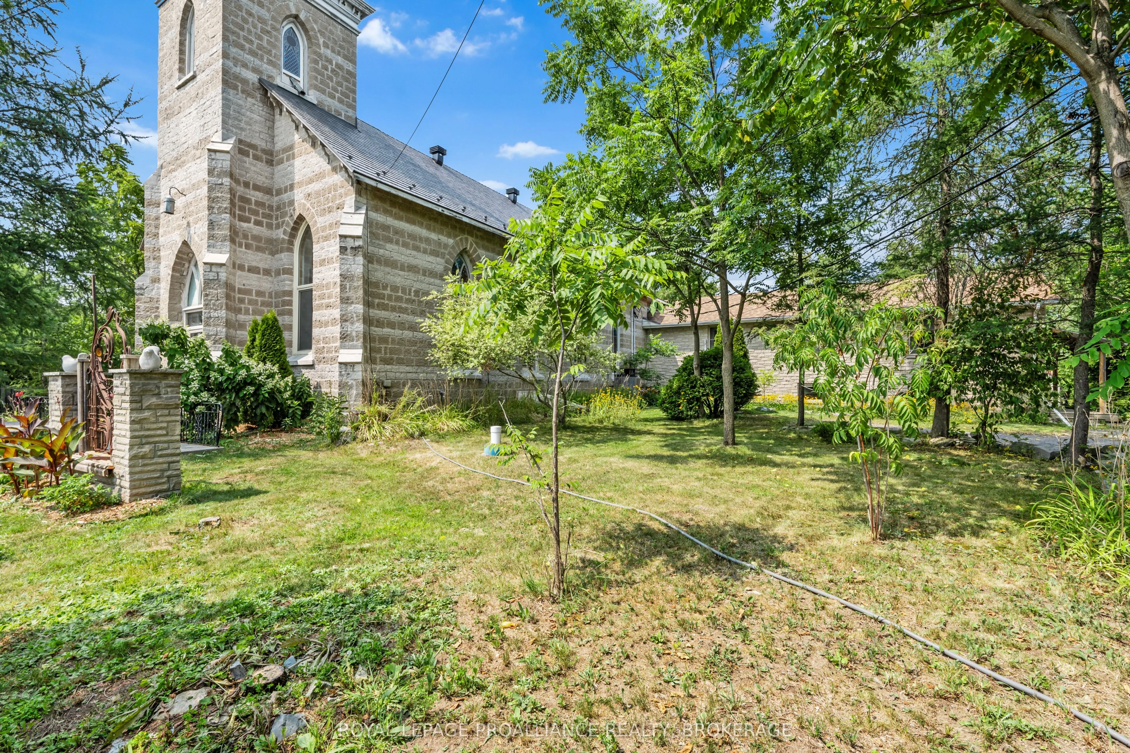 3958 Harrowsmith Road