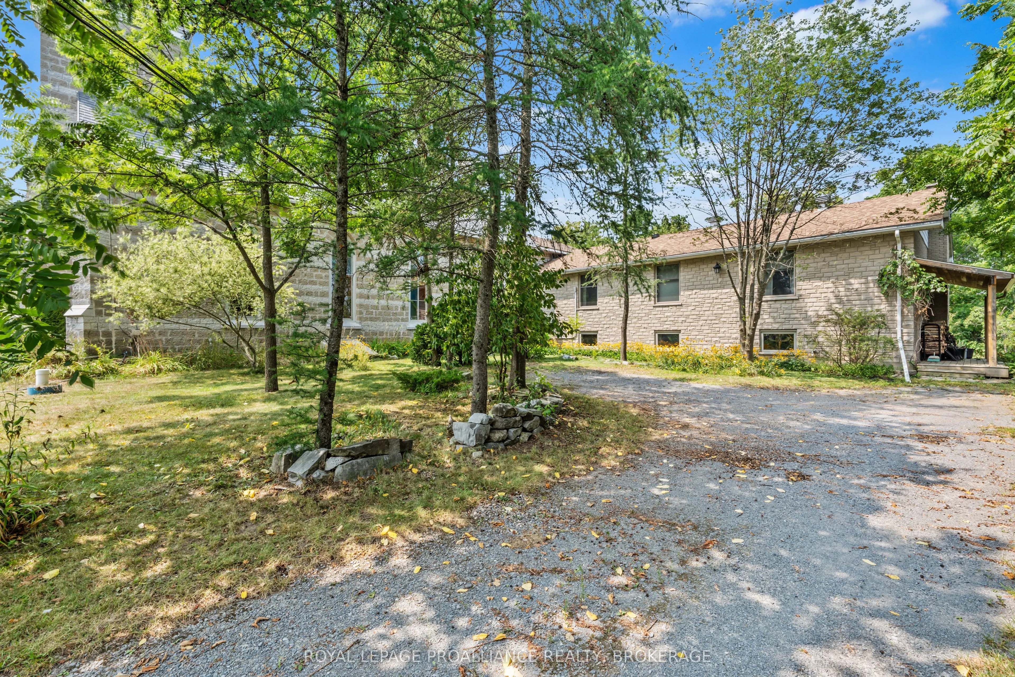 3958 Harrowsmith Road