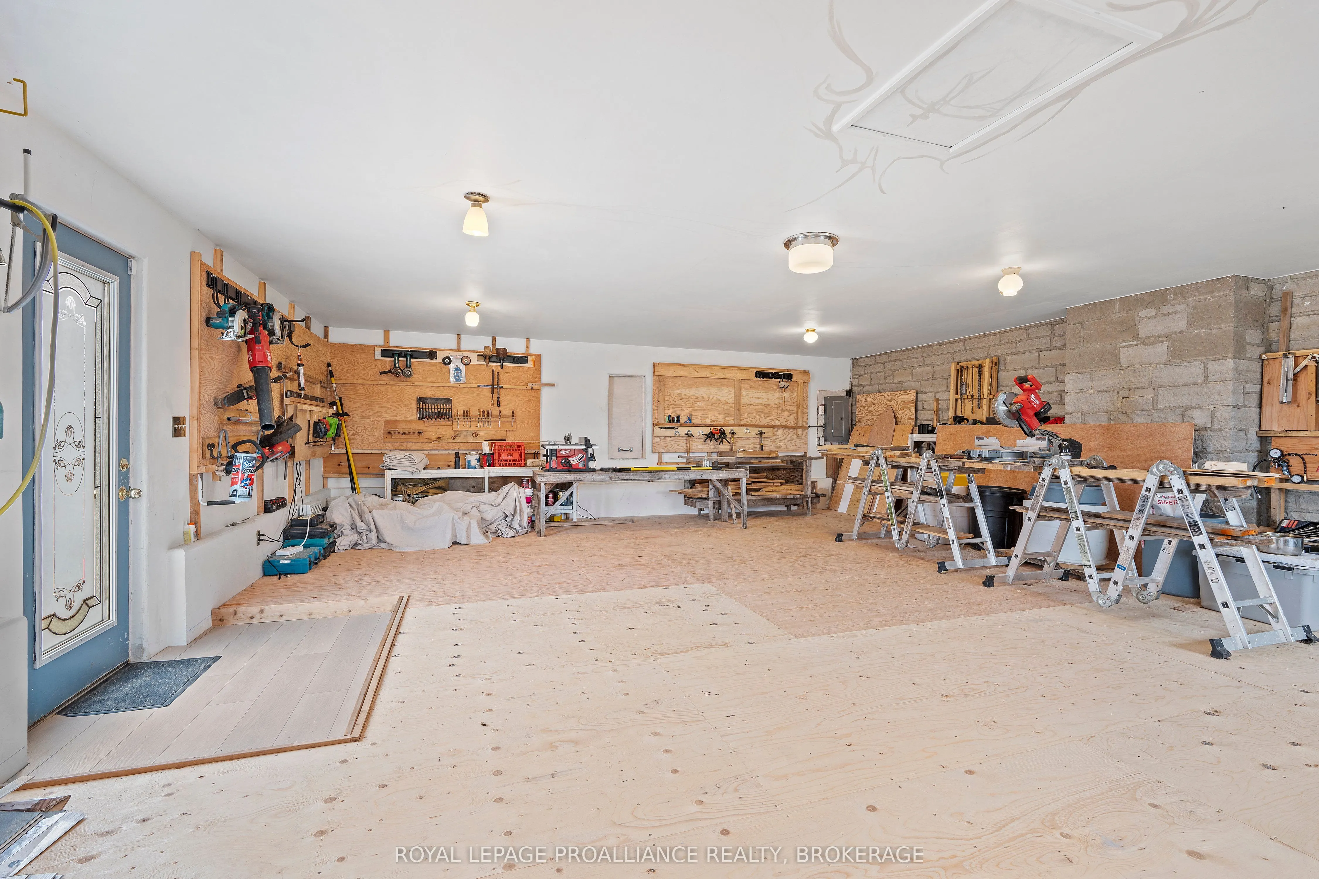 3958 Harrowsmith Road